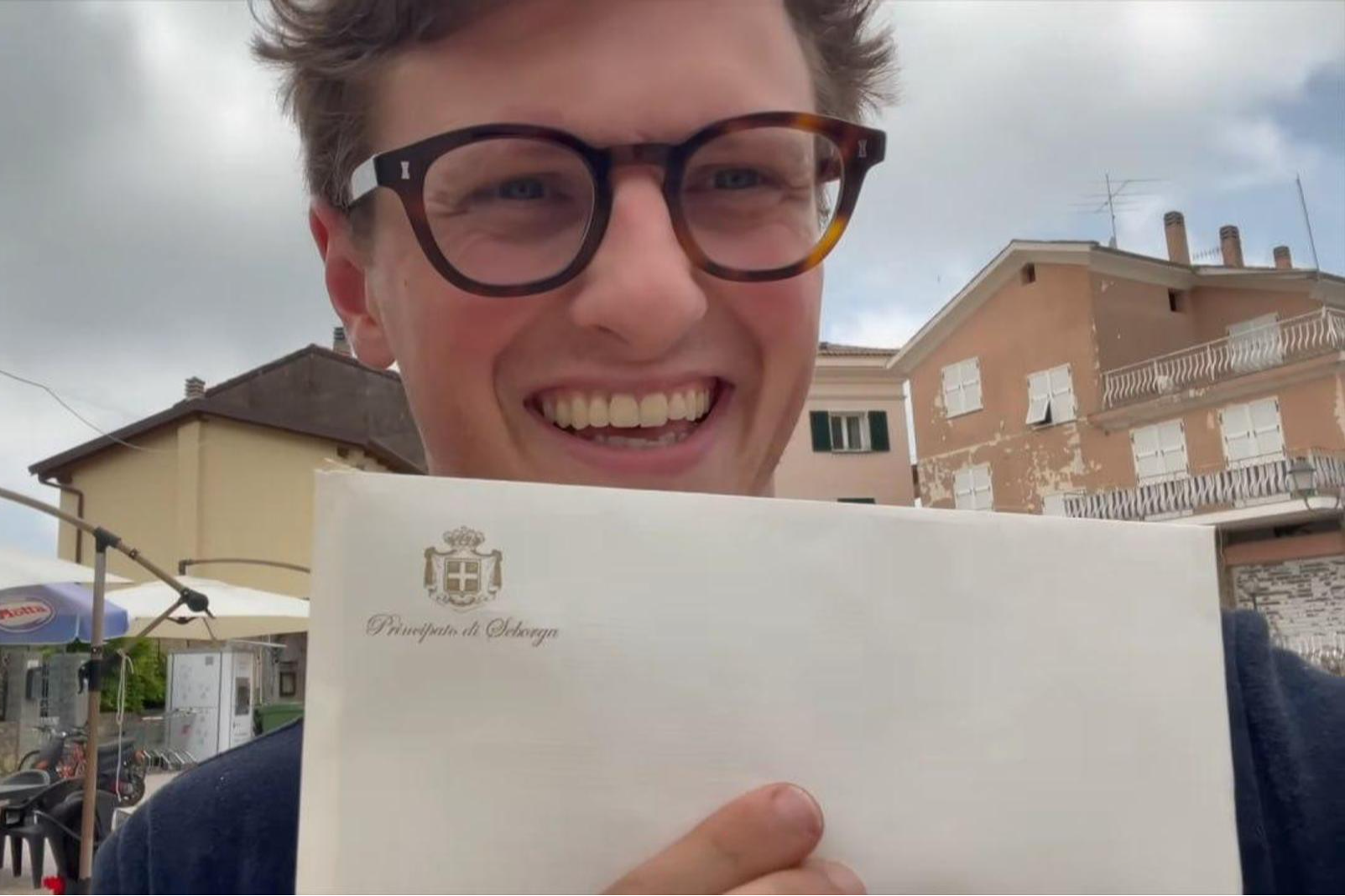 Макс Фош. Скриншот: YouTube