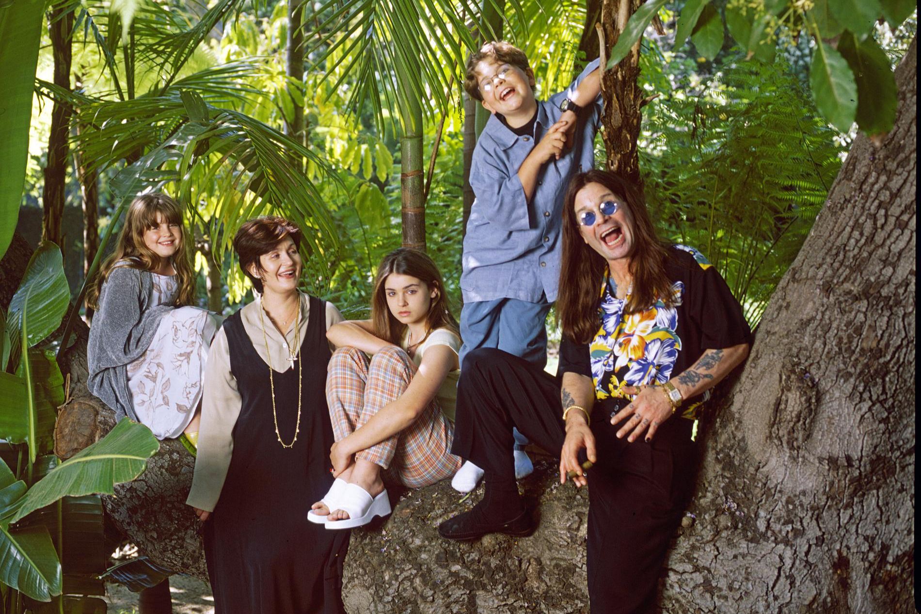 Оззи Осборн с семьей. Фото: Getty Images