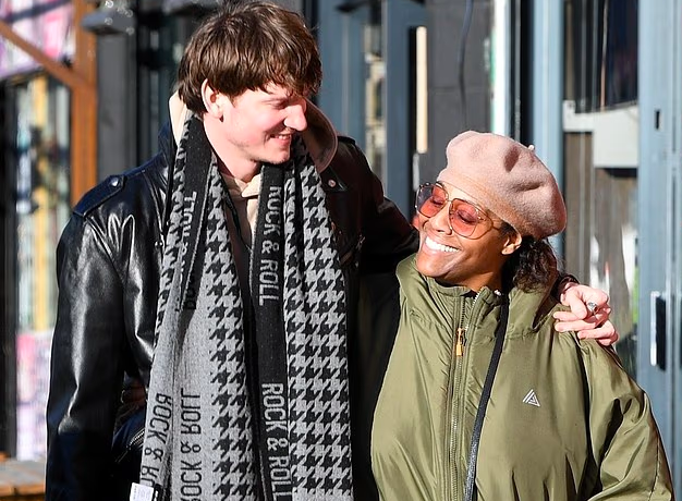 Элисон Хаммонд с Дэвидом Путманом. Фото: Daily Mail