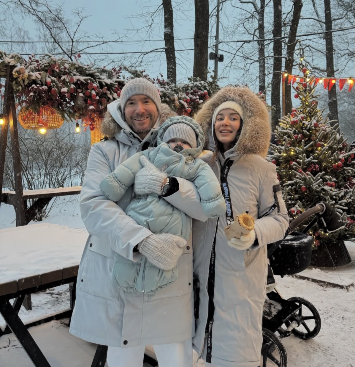 Олег Винник с супругой и ребёнком. Фото: Instagram (Запрещён в РФ) @gelovinnik