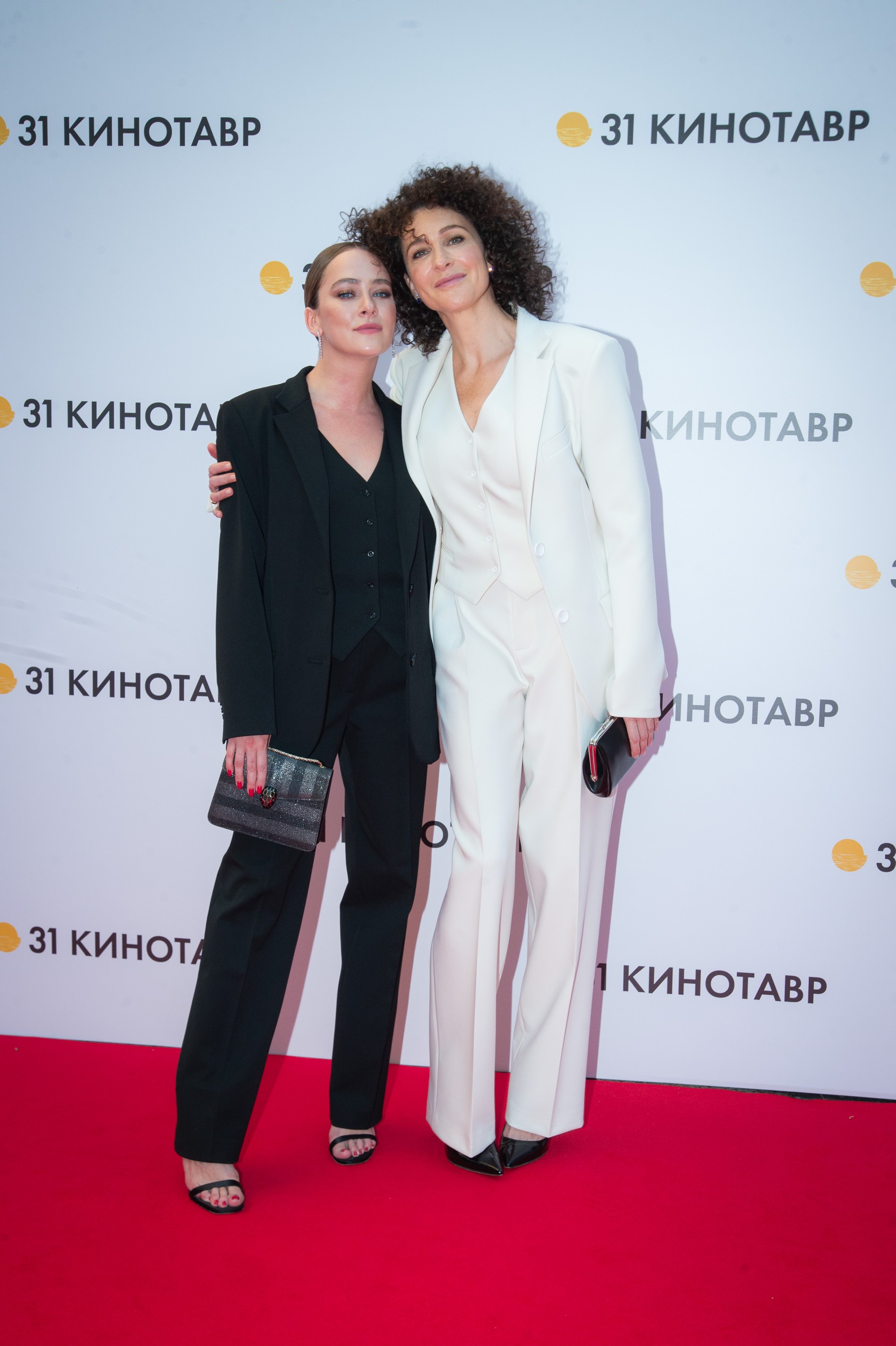 Аглая Тарасова и Ксения Раппопорт