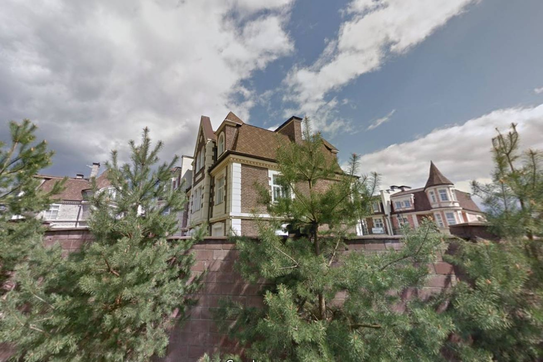 Таунхаус Гарика Харламова (по центру). Фото: Google Maps