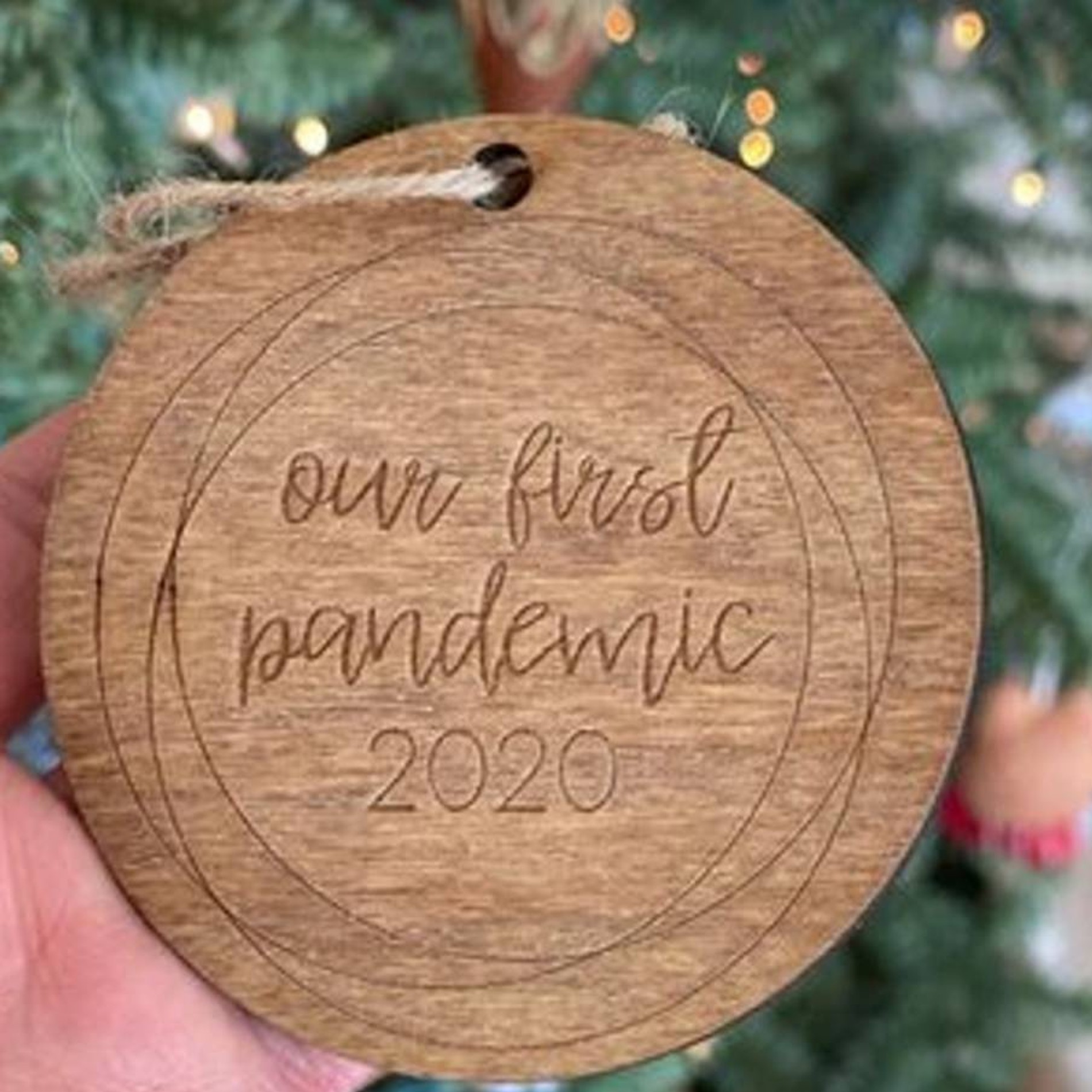 Украшение Энистон, фото: Инстаграм