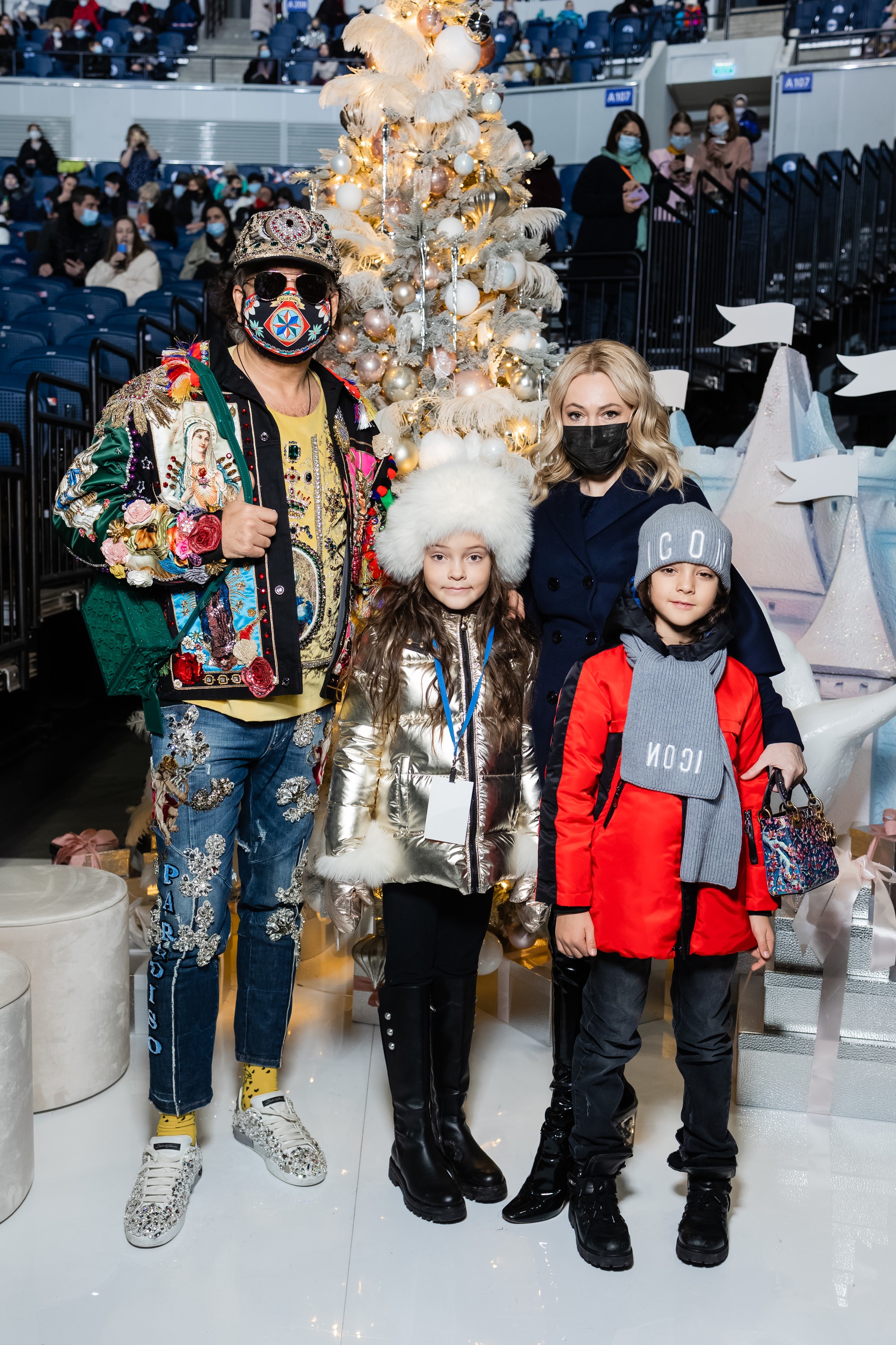 Яна Рудковская и Филипп, Мартин и Алла-Виктория Киркоровы