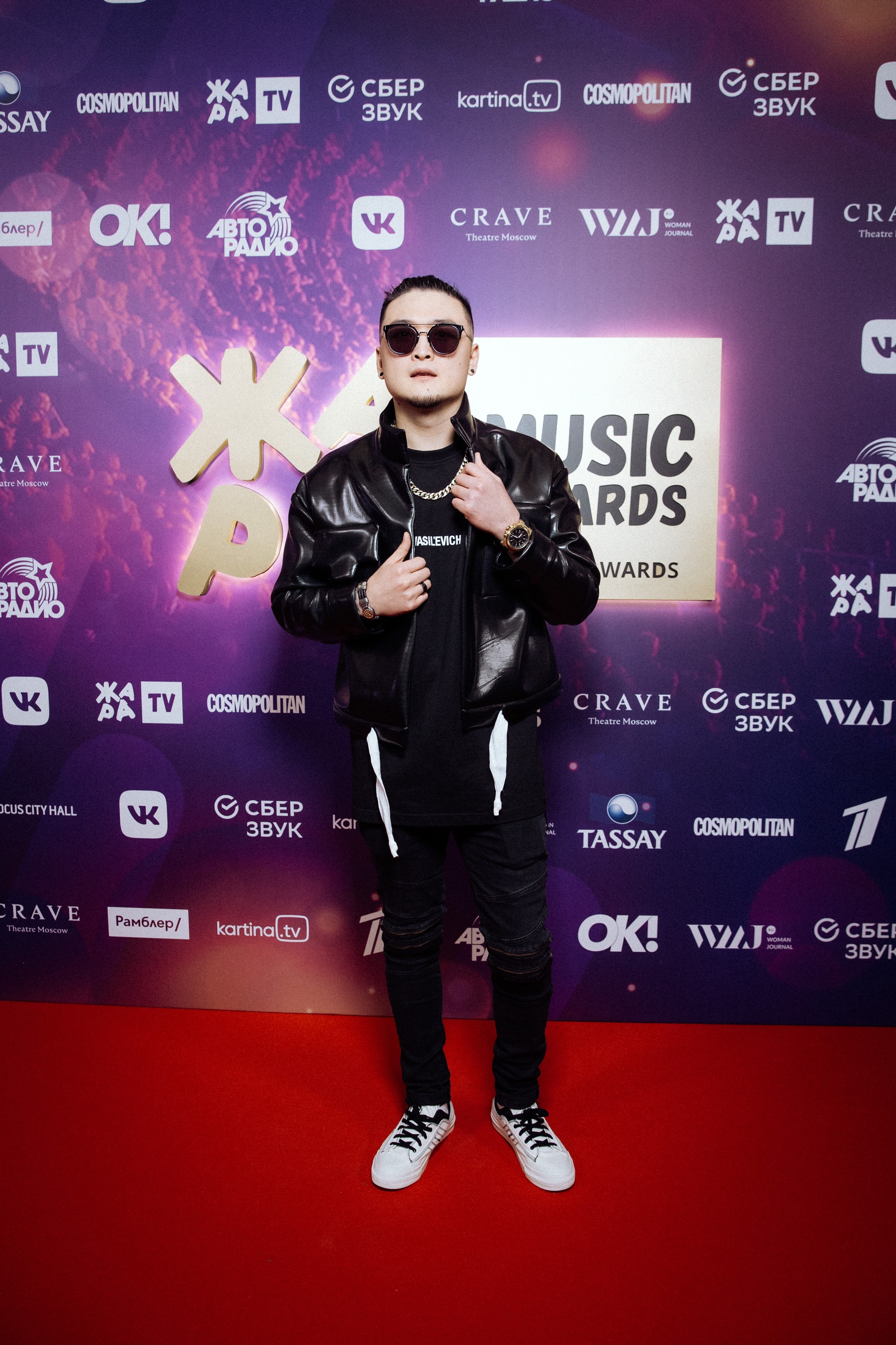 Анатолий Цой.
Победитель в номинации «Вне времени» (песня «Позови меня с собой»)