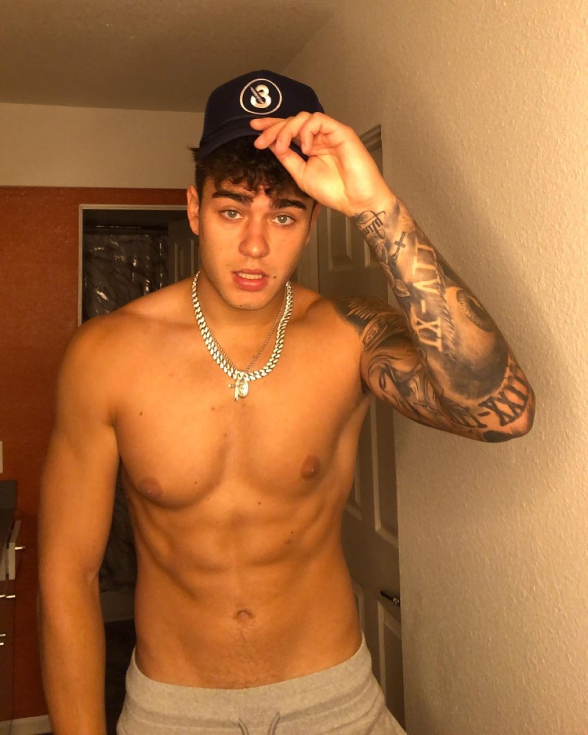 Хантер Екимович