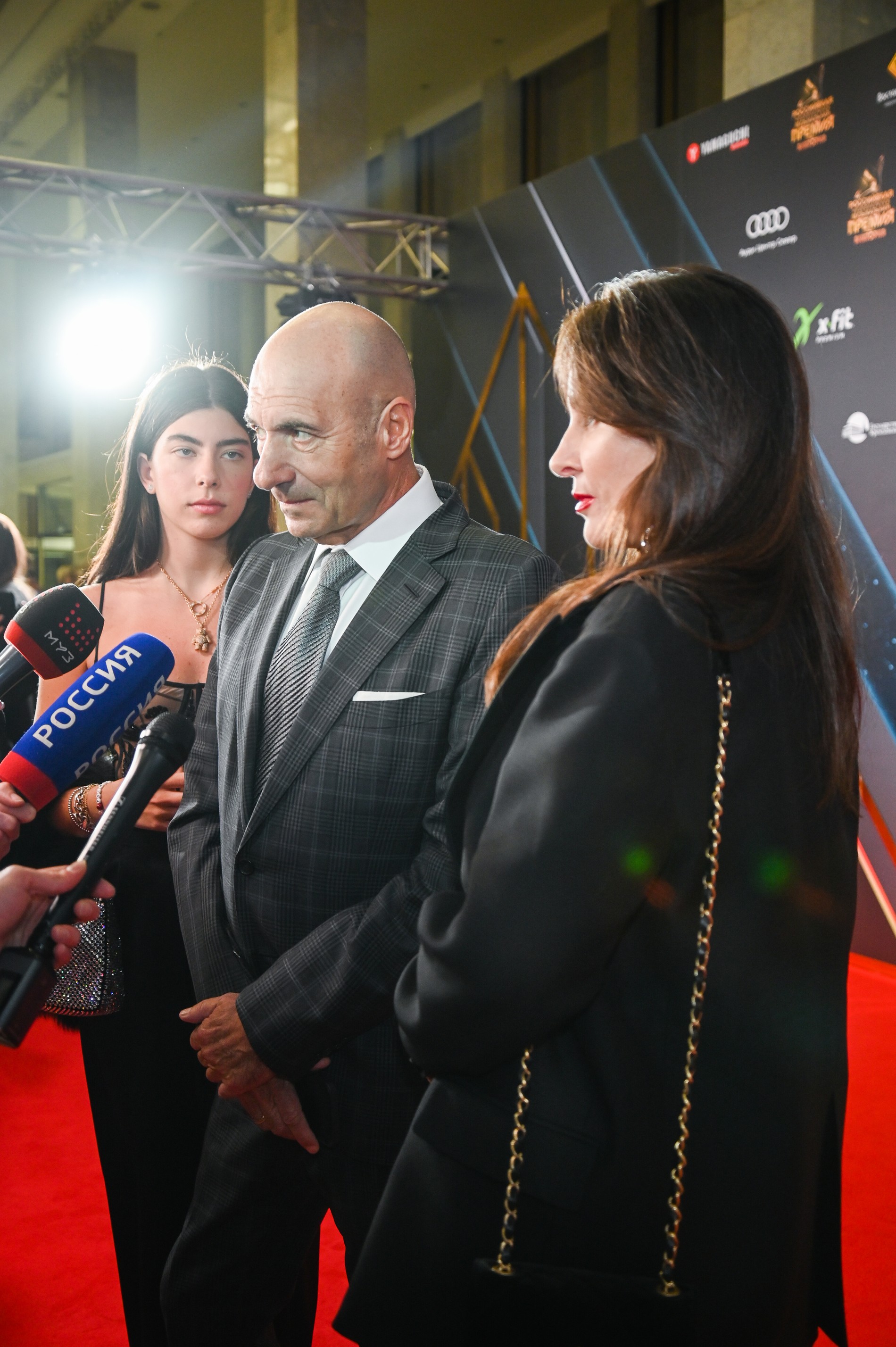 Игорь Крутой с семьей