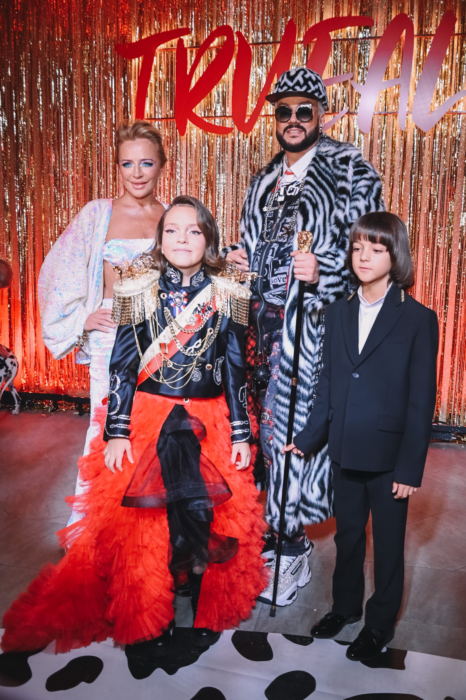 Виктория Шелягова с Филиппом Киркоровым и его детьми