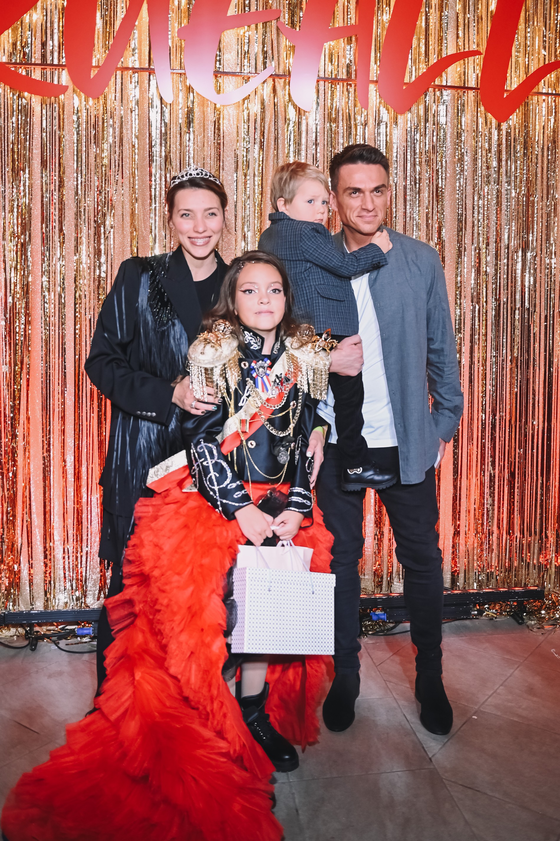 Регина Тодоренко, Влад Топалов с сыном и именинницей