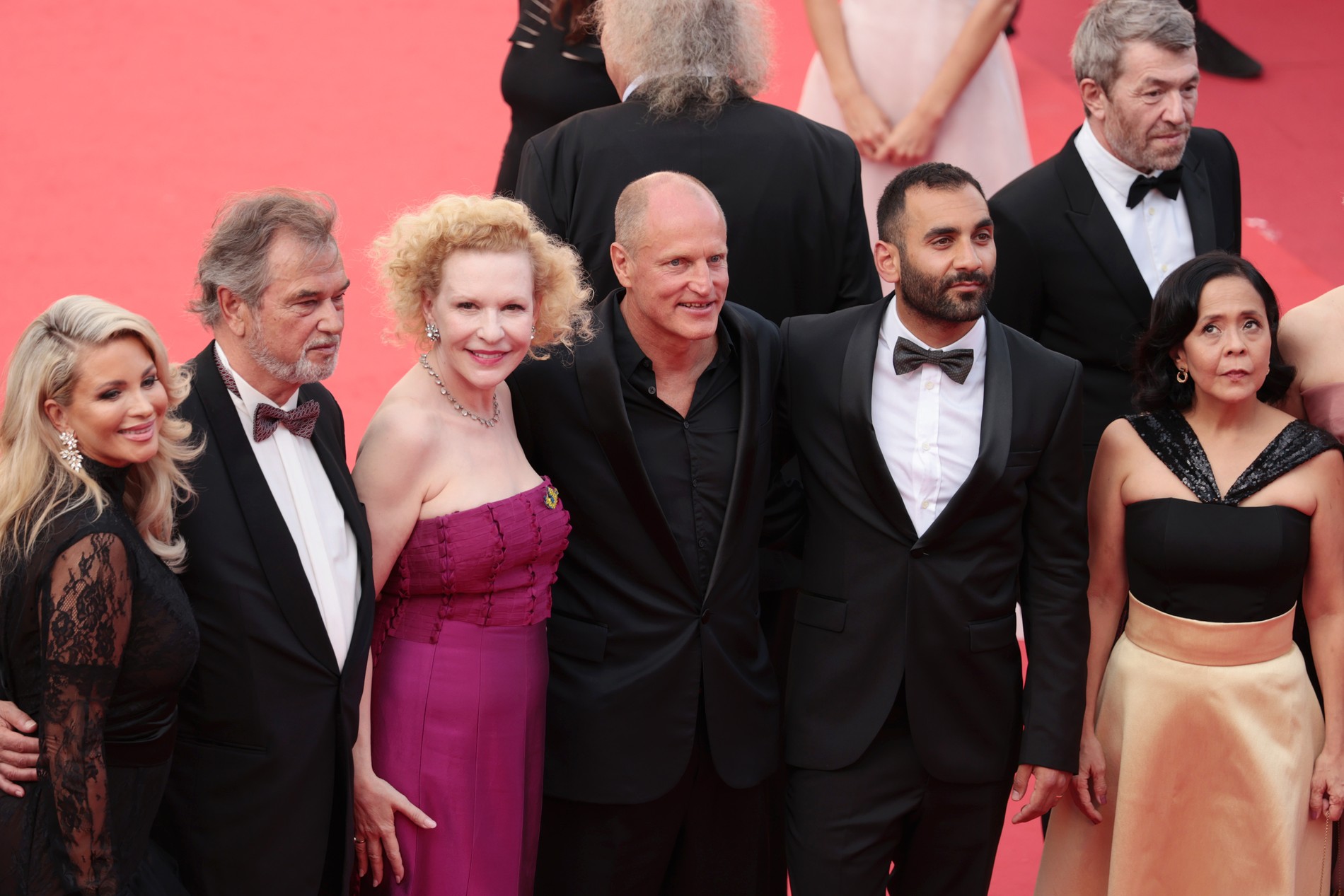 Каролина Гиннинг, Ральф Шича, Сунньи Меллес, Вуди Харрельсон, Арвин Кананян, Филипп Бобер и Долли Де Леон
Фото: Getty Images