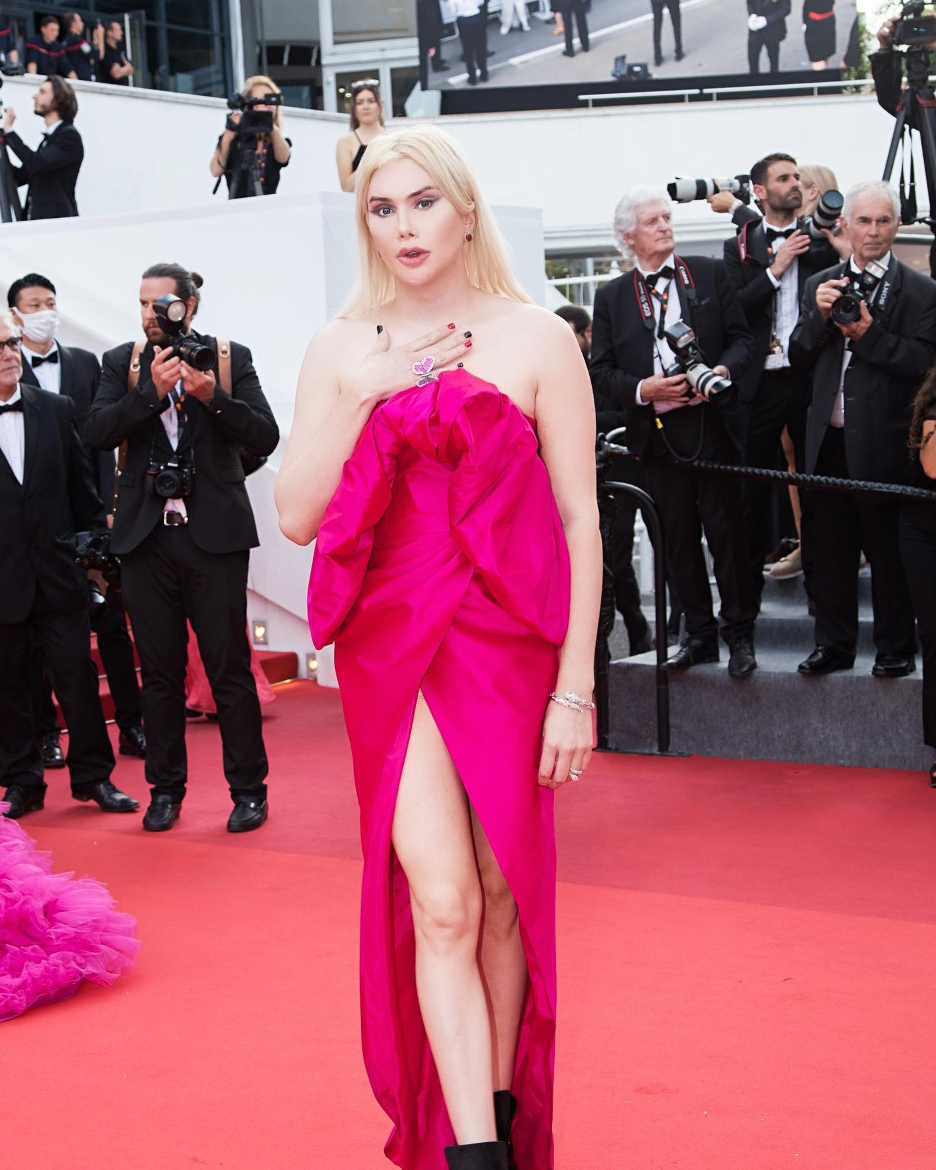 Instagram (запрещен в РФ) / londonoli