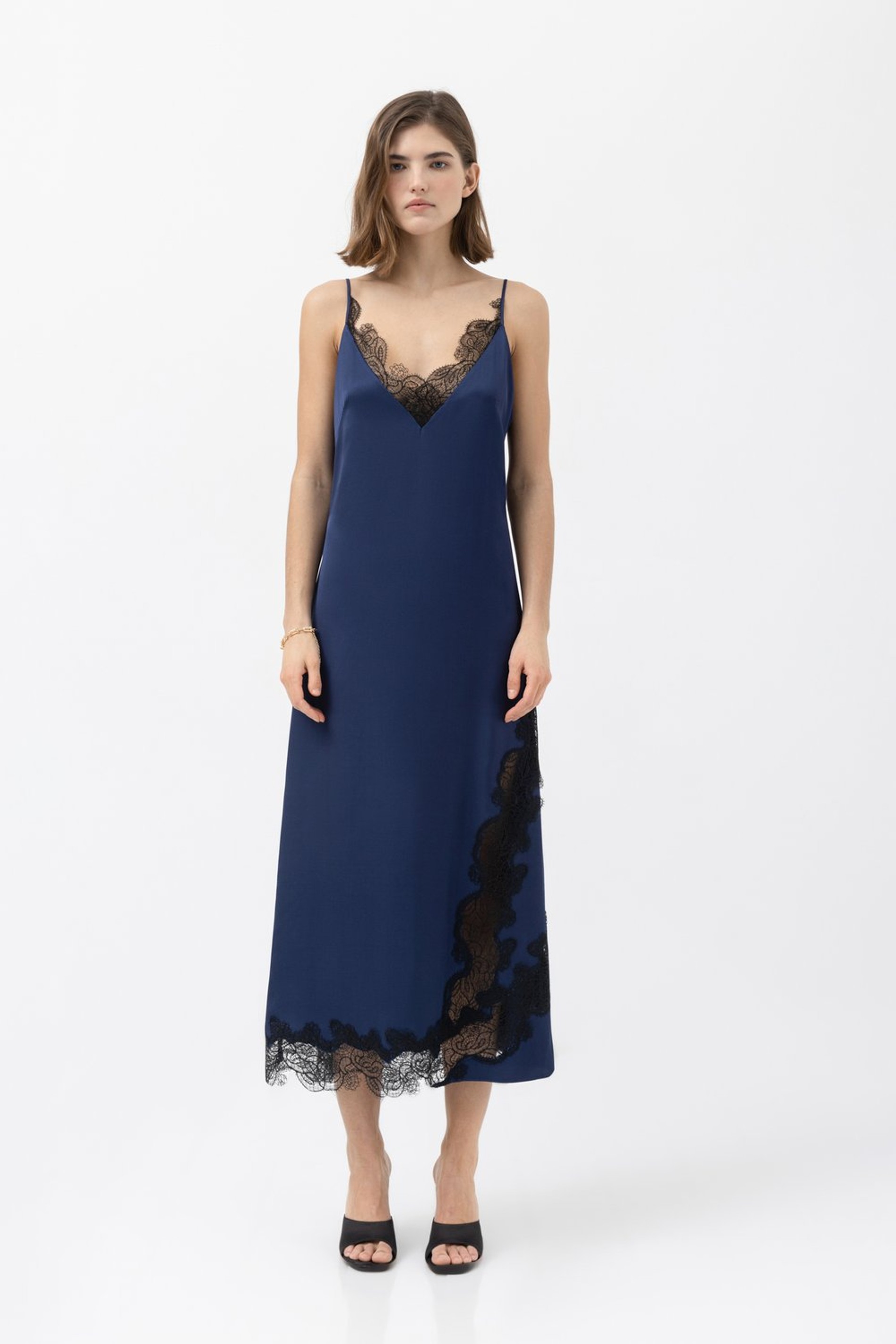 Платье Lime, 2599 руб.