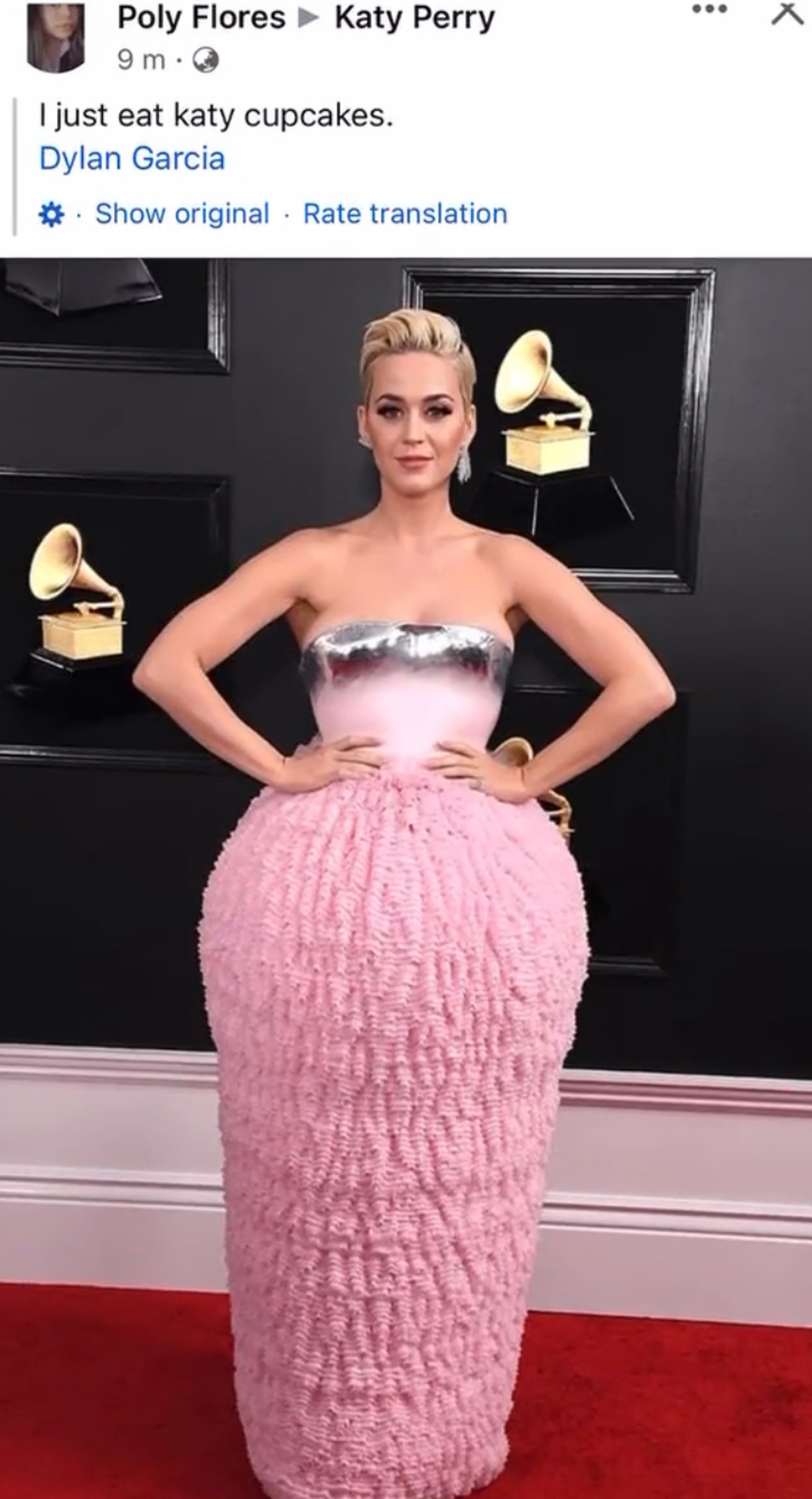 «Я просто ем Кети-капкейки»
Источник: Фейсбук* Кэти Перри