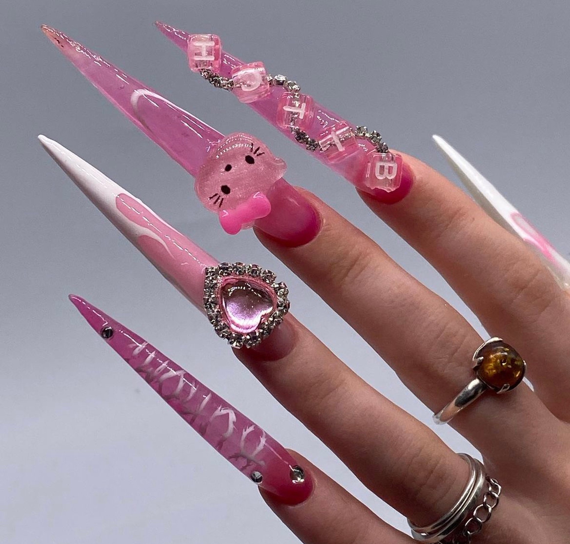 Фото: Инстаграм (запрещен в РФ) @man.in.nail