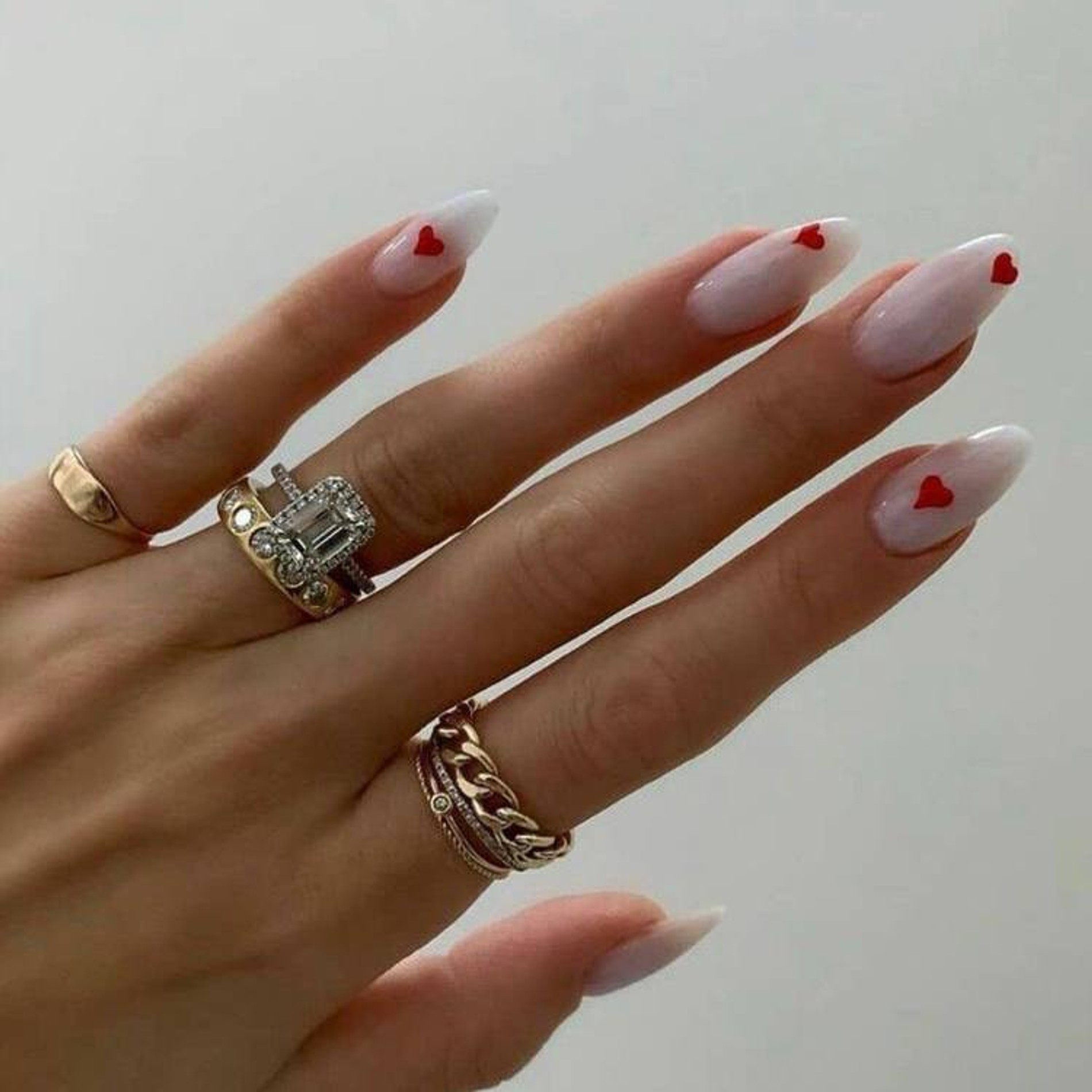 Фото: соцсети Дины Саевой