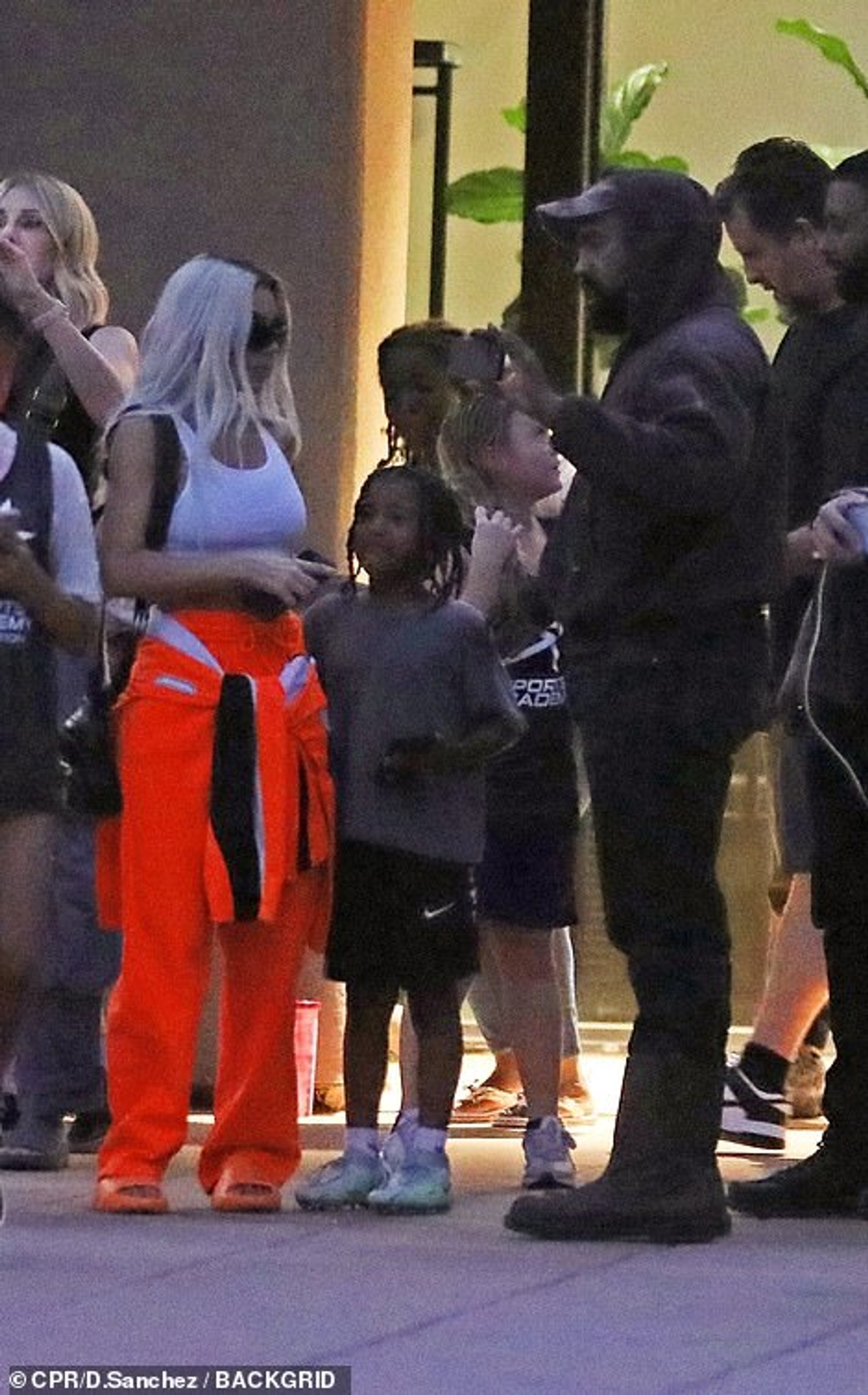 Ким и Канье на баскетбольном матче своей старшей дочери Норт в эту пятницу
Фото: CPR / D. Sanchez / Backgrid