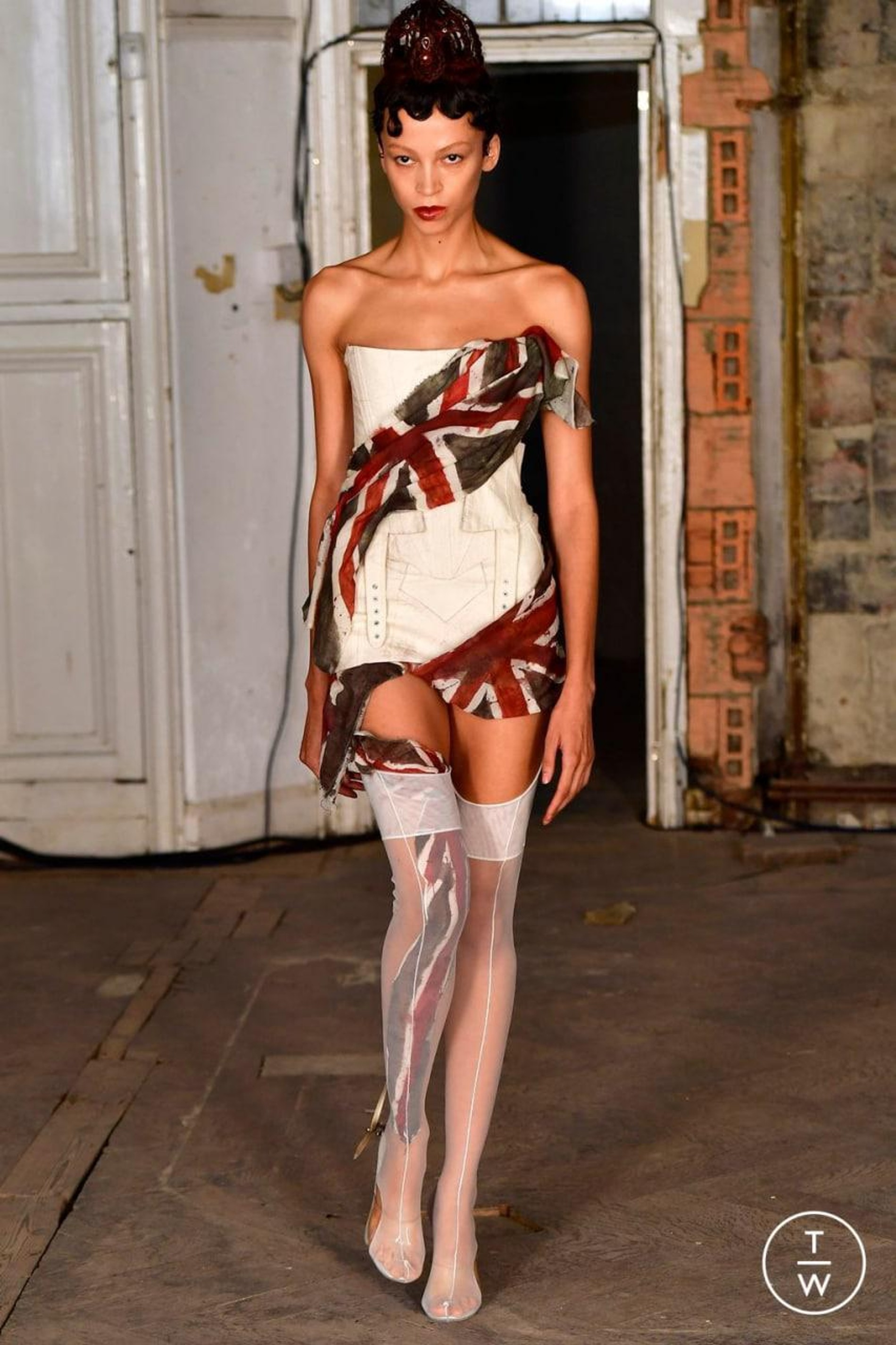 Dilara Findikoglu
Фото: tag-walk.com