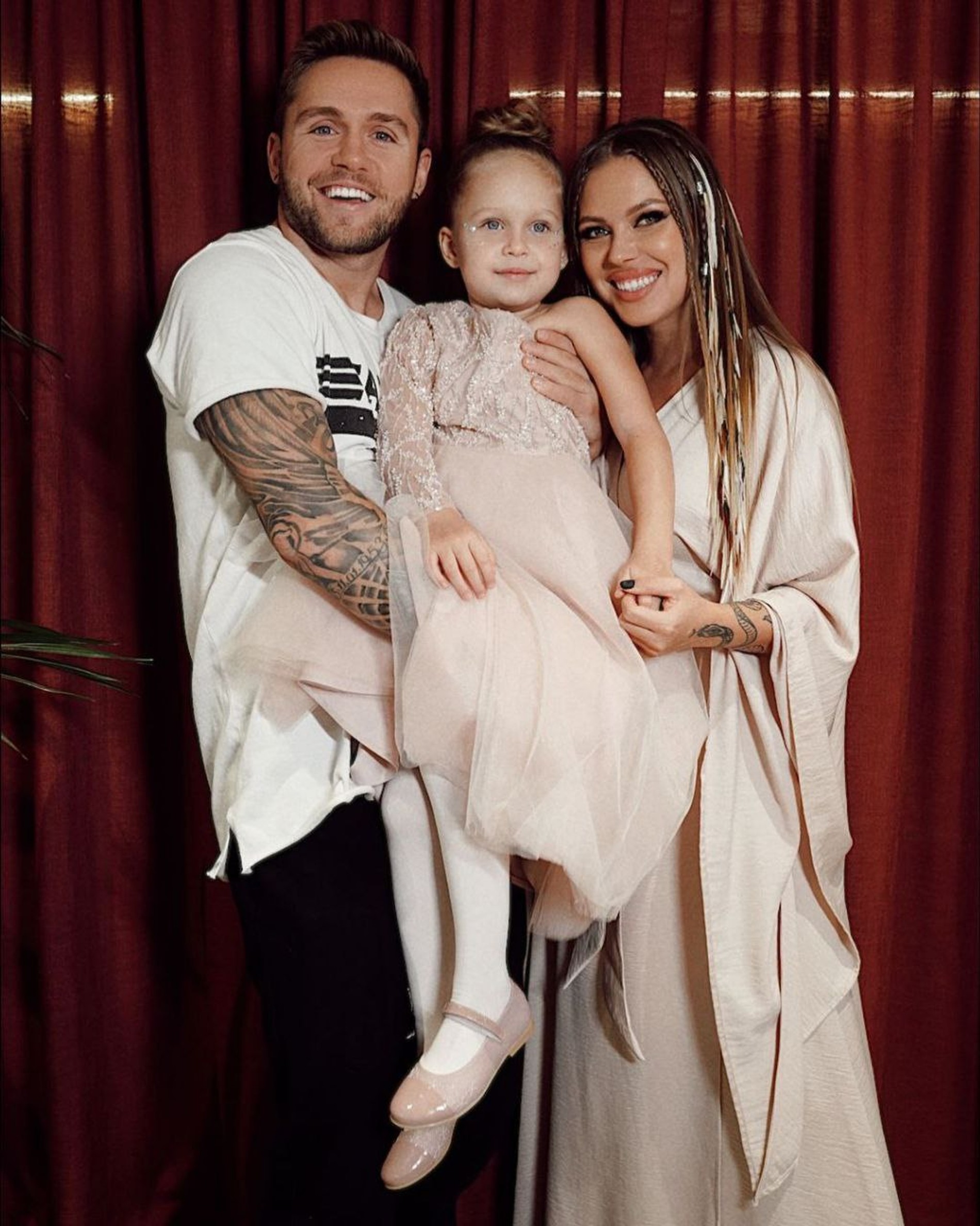 Влад Соколовский, Рита Дакота и их дочь Мия
Фото: Инстаграм (запрещен в РФ) Риты Дакоты