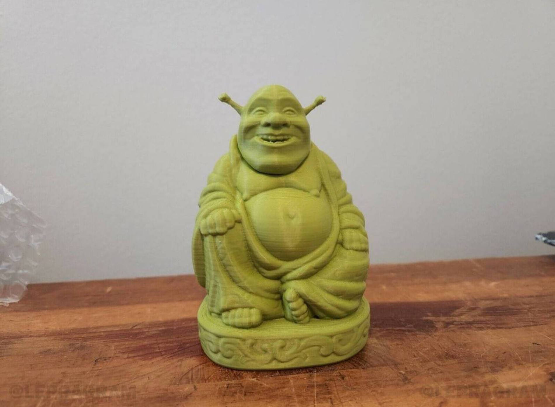 Статуэтка Шрека.
Источник: телаграм-канал «Топор»