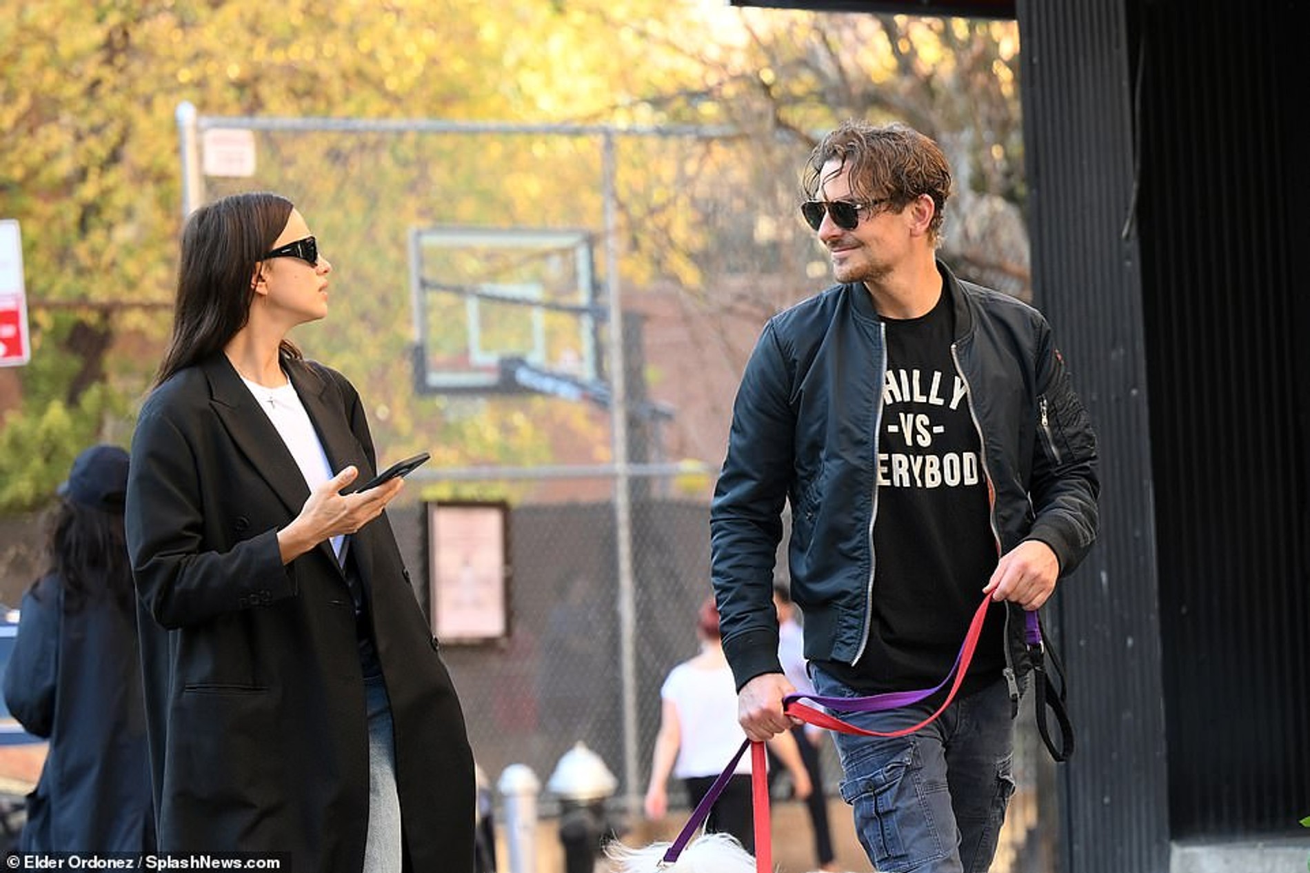 Ирина Шейк и Брэдли Купер на романтической прогулке вдвоем в Нью-Йорке
Фото: Daily Mail