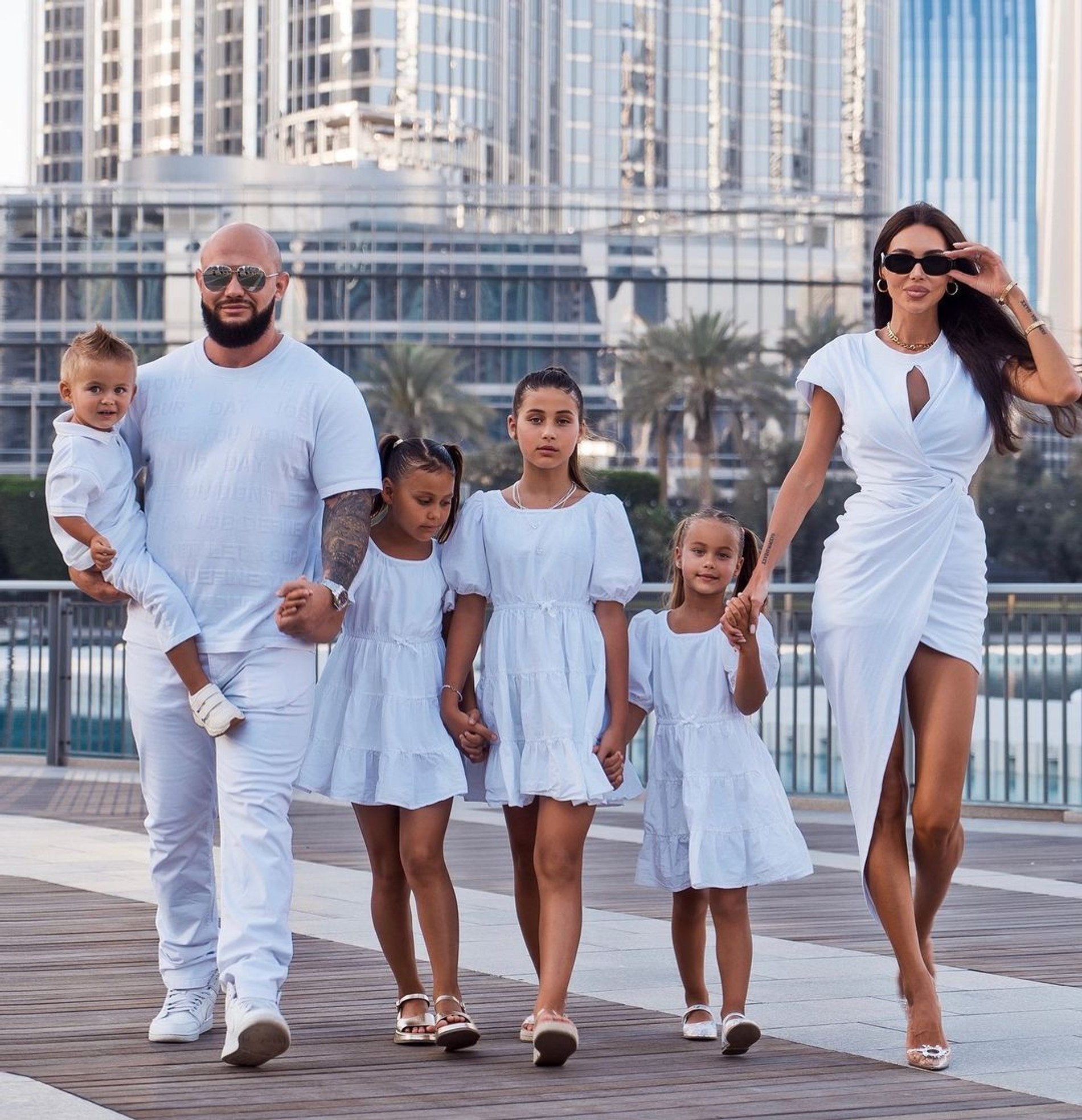 Пара воспитывает четверых детей
Фото: «Инстаграм» (запрещен в РФ)