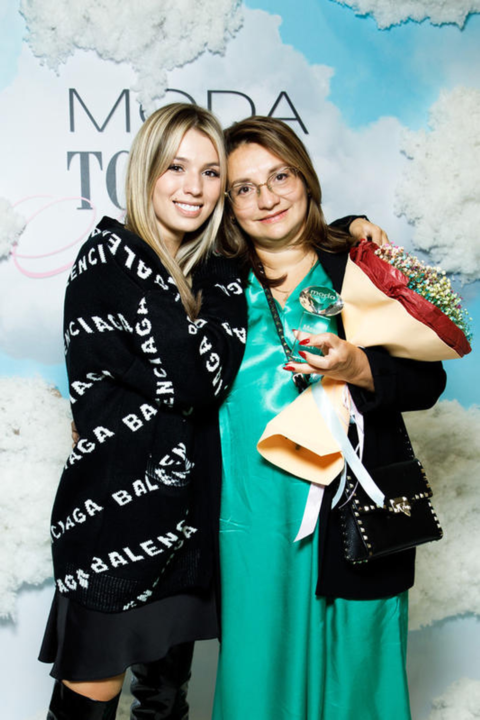 Люся Чеботина с мамой. Фото: Moda Topical