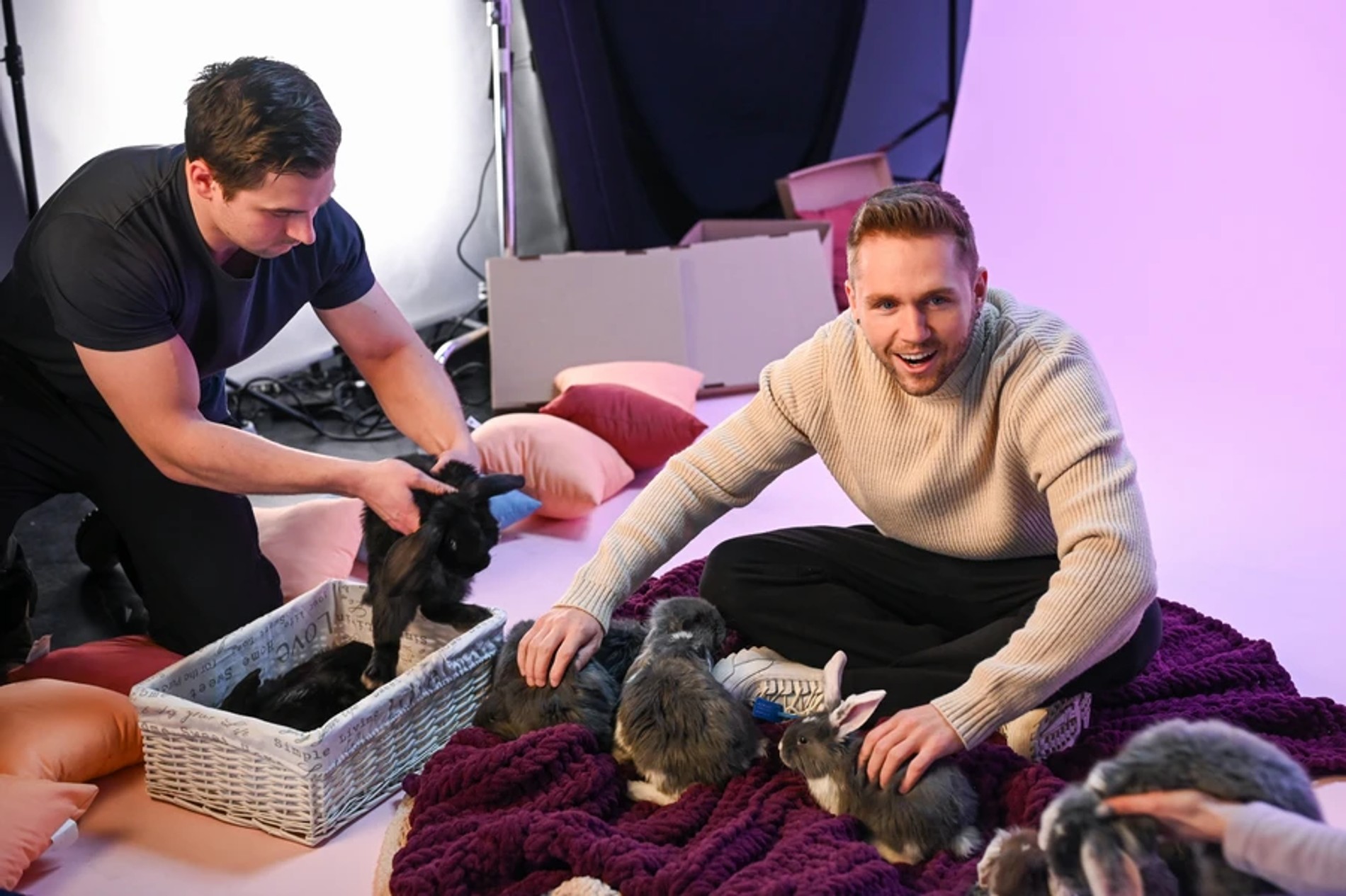 Влад Соколовский на праздничной съемке Super
Фото: Super.ru