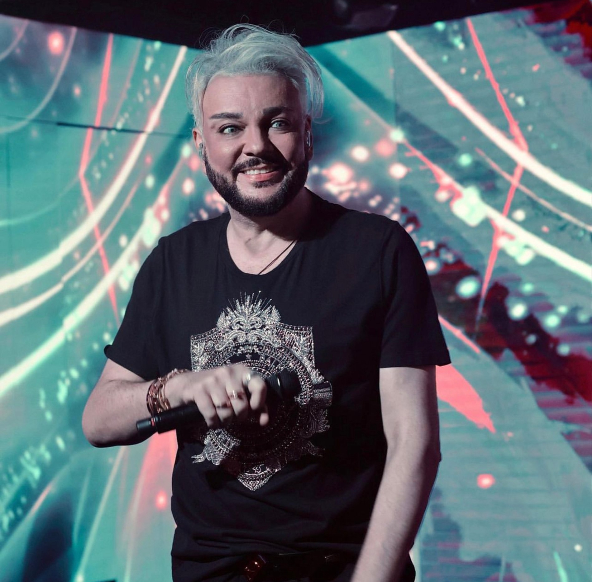 Филипп Киркоров после преображения выступает в Дубае
Фото: Инстаграм (запрещен в РФ) @chaletberezkadubai