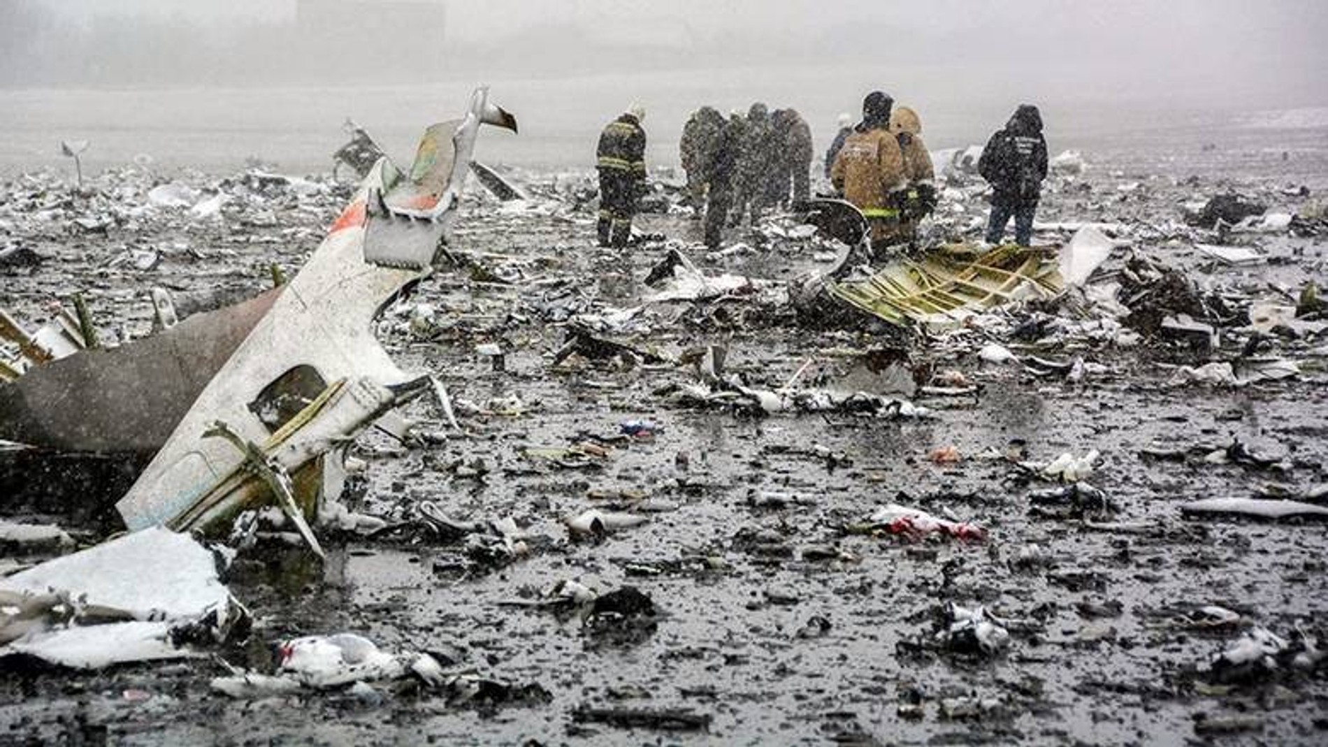 Кадр с места крушения Boeing 737 в Ростове-на-Дону
Фото: Reuters