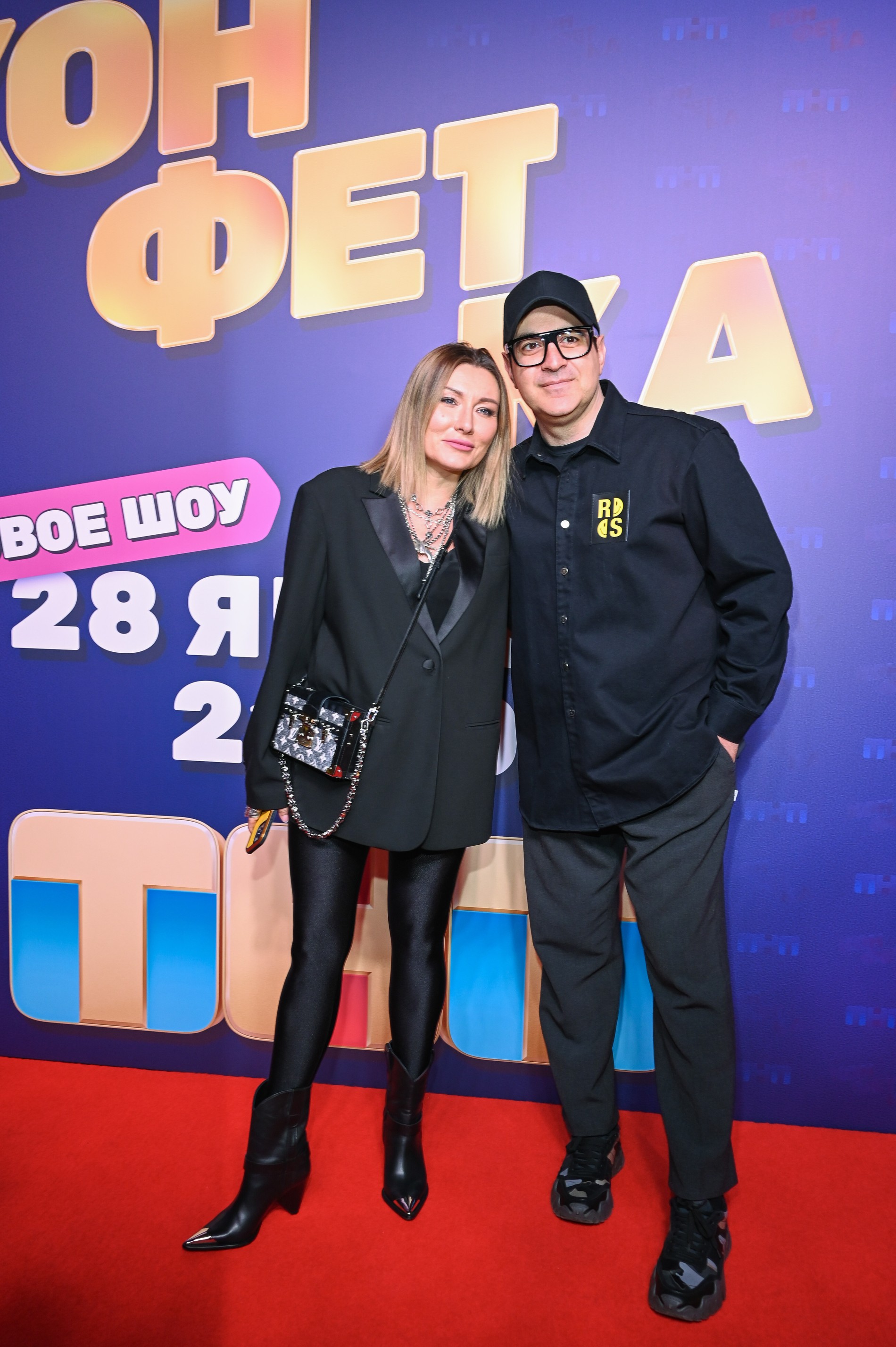 Гарик Мартиросян с женой Жанной Левиной. Фото: Super