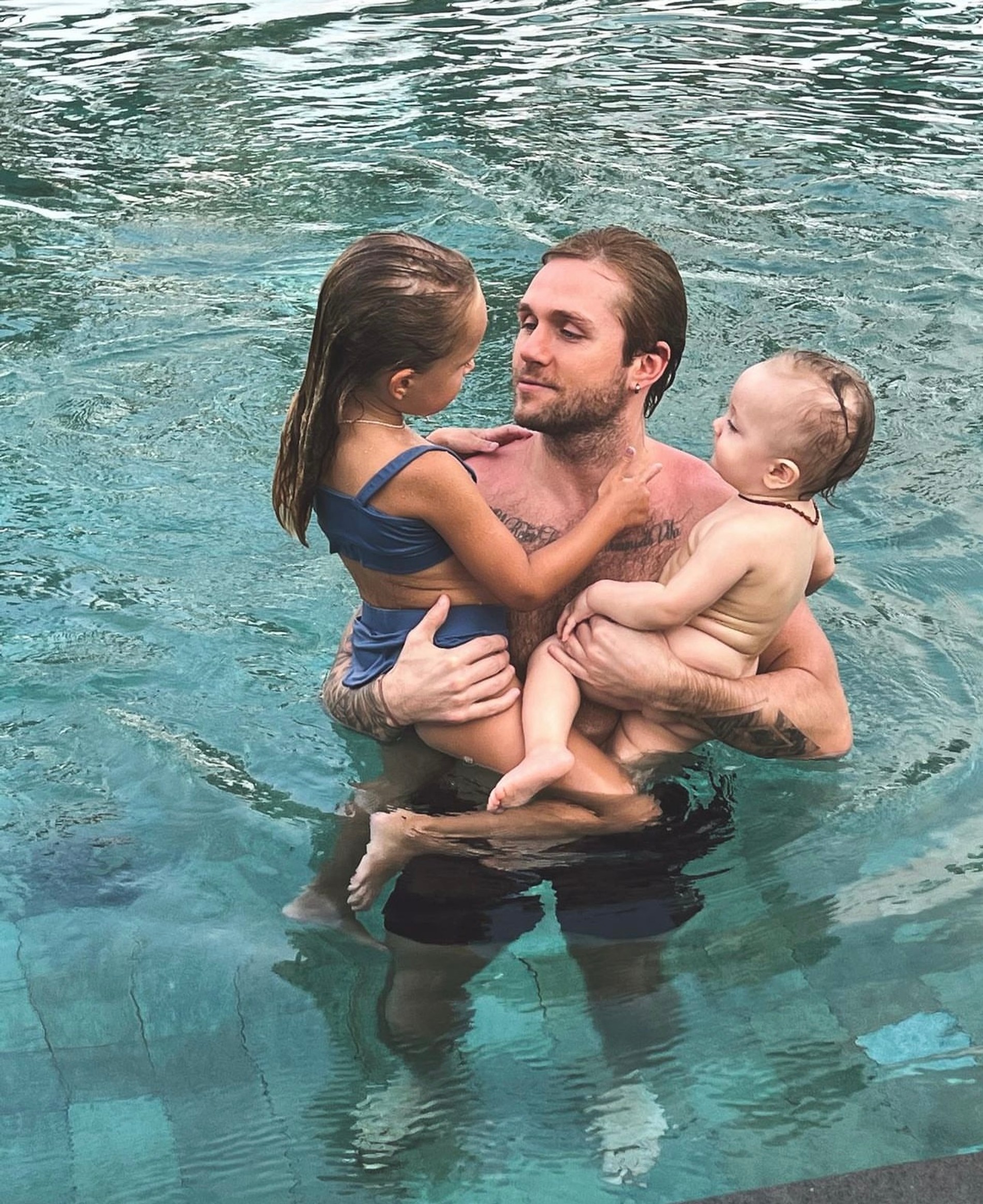 Влад Соколовский с дочерью от Риты Дакоты и сыном от Ангелины Сурковой
Фото: Инстаграм (запрещен в РФ) @vs20