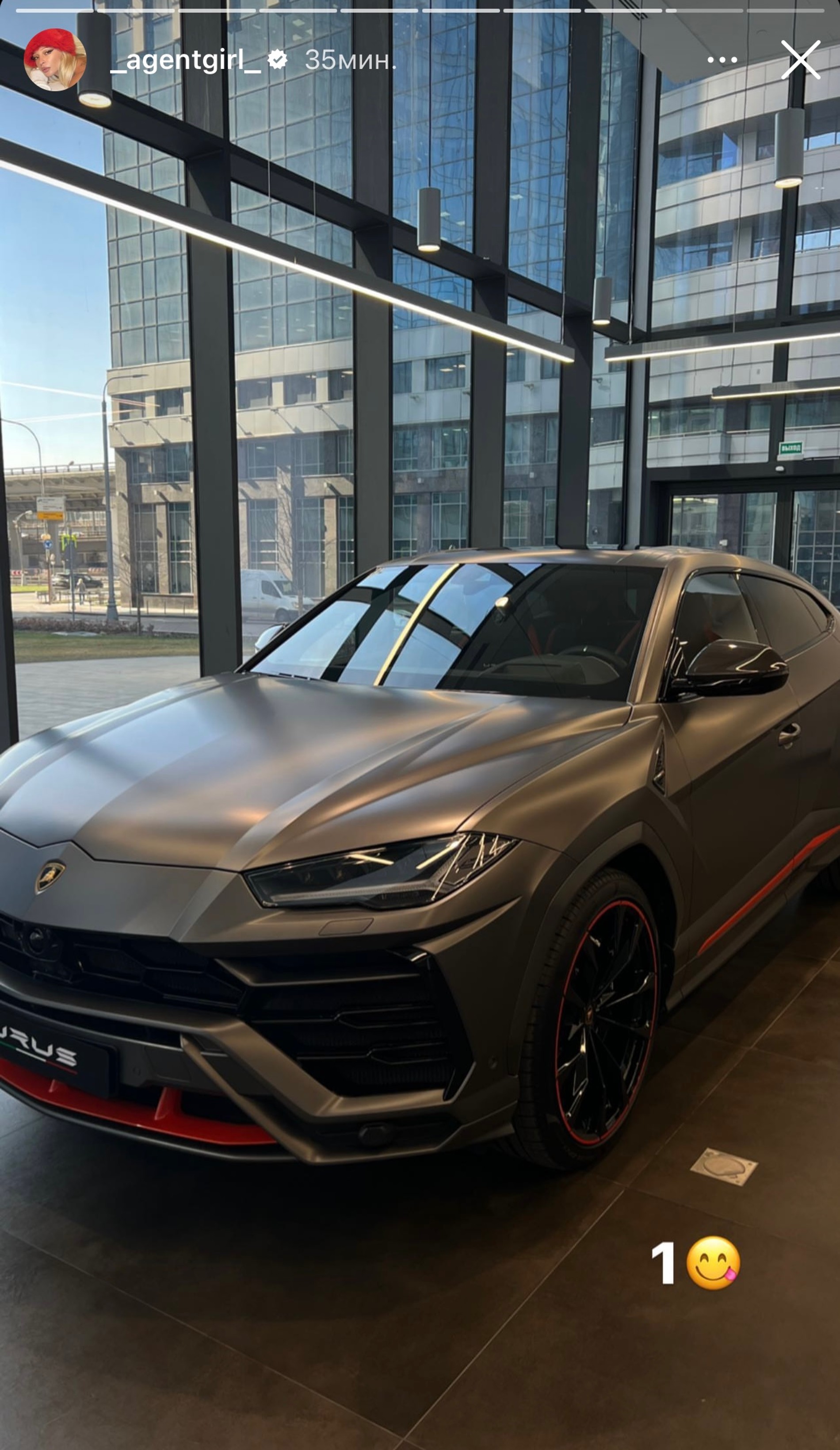 Настя Ивлеева выбирает машину
Фото: Инстаграм (запрещен в РФ) @_agentgirl_