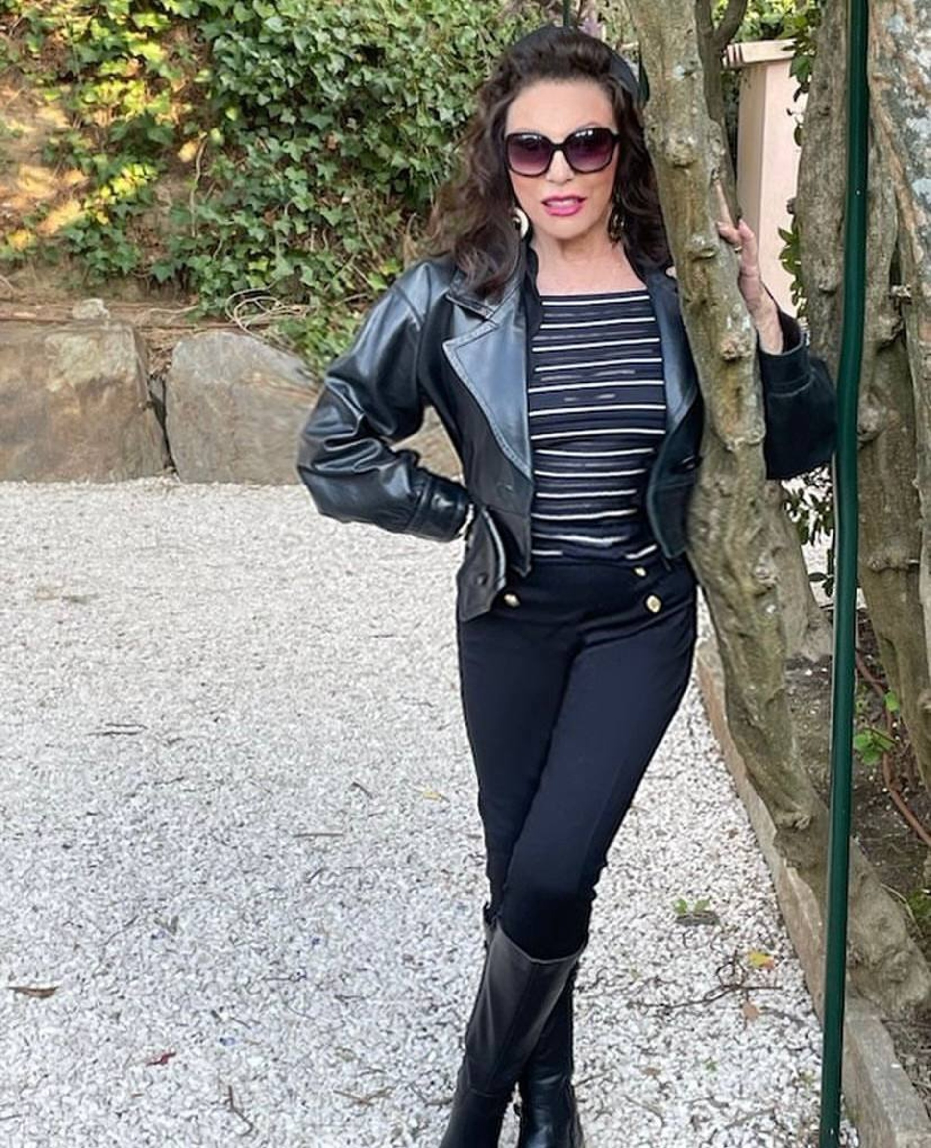 Джоан Коллинс на свежем снимке
Фото: Инстаграм (запрещен в РФ) @joancollinsdbe