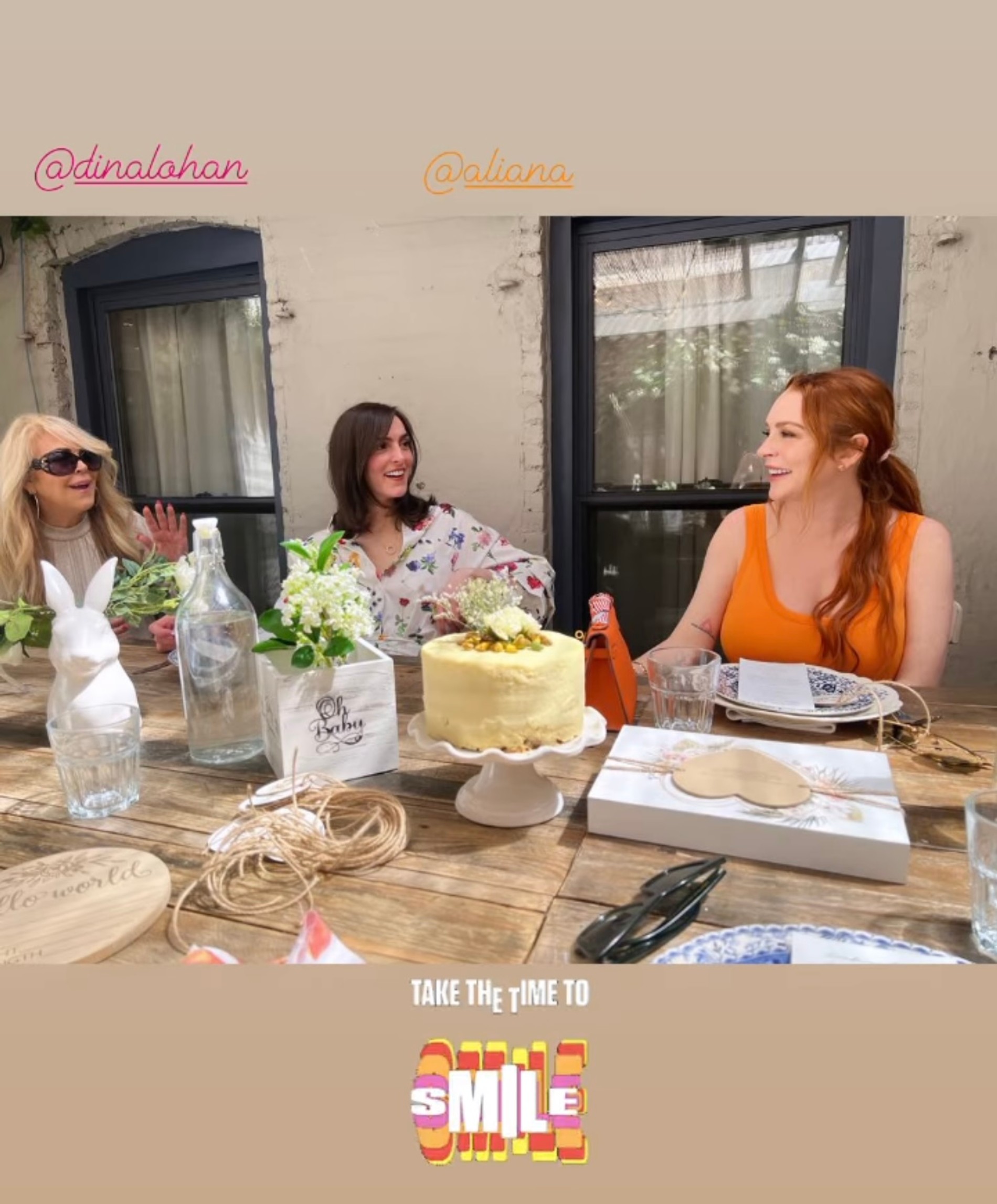 Линдси Лохан с сестрой Алианой и мамой Диной
Фото: Инстаграм (запрещен в РФ)