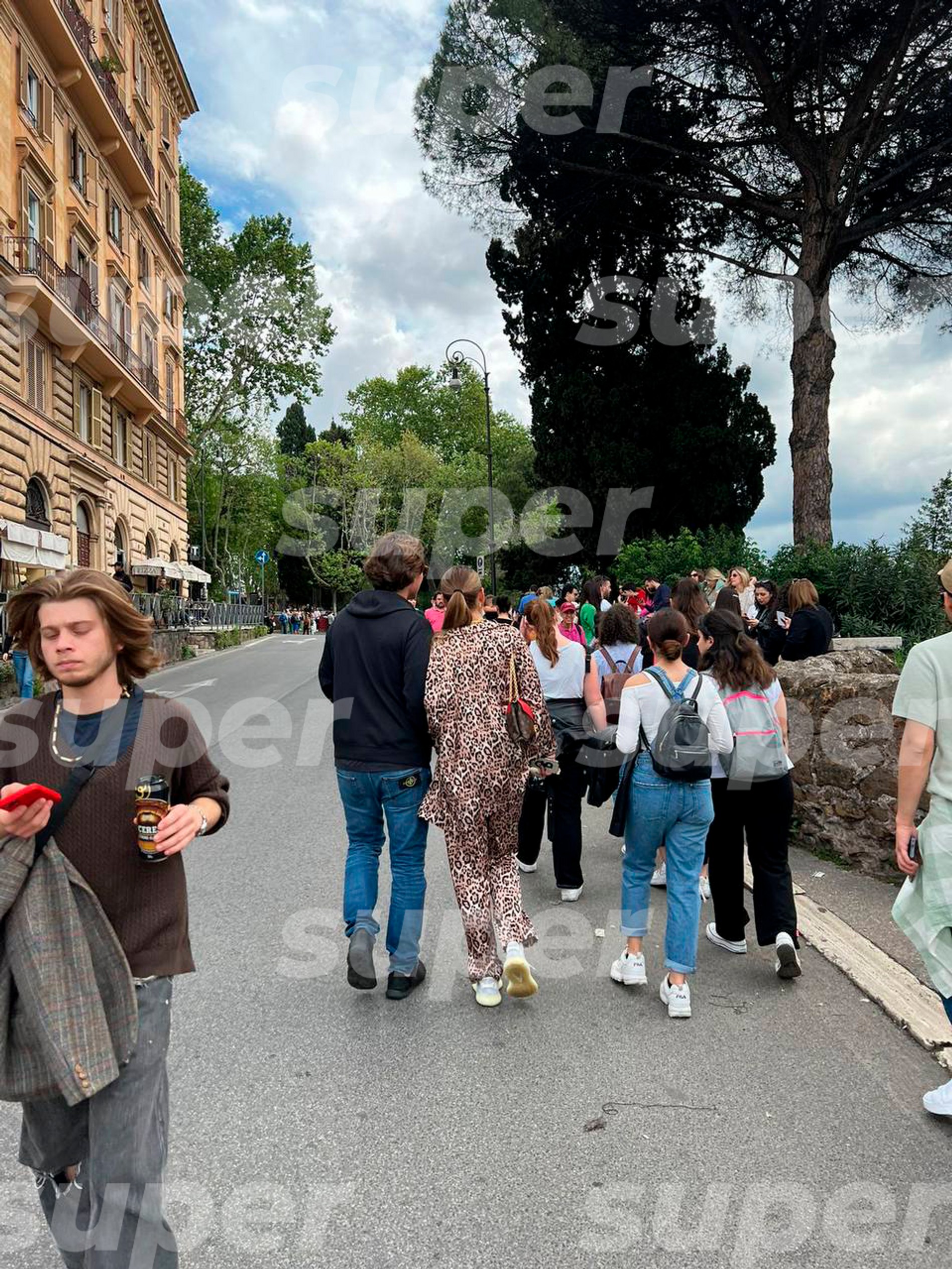 Ольга Бузова с незнакомцем в Риме
Фото: Super