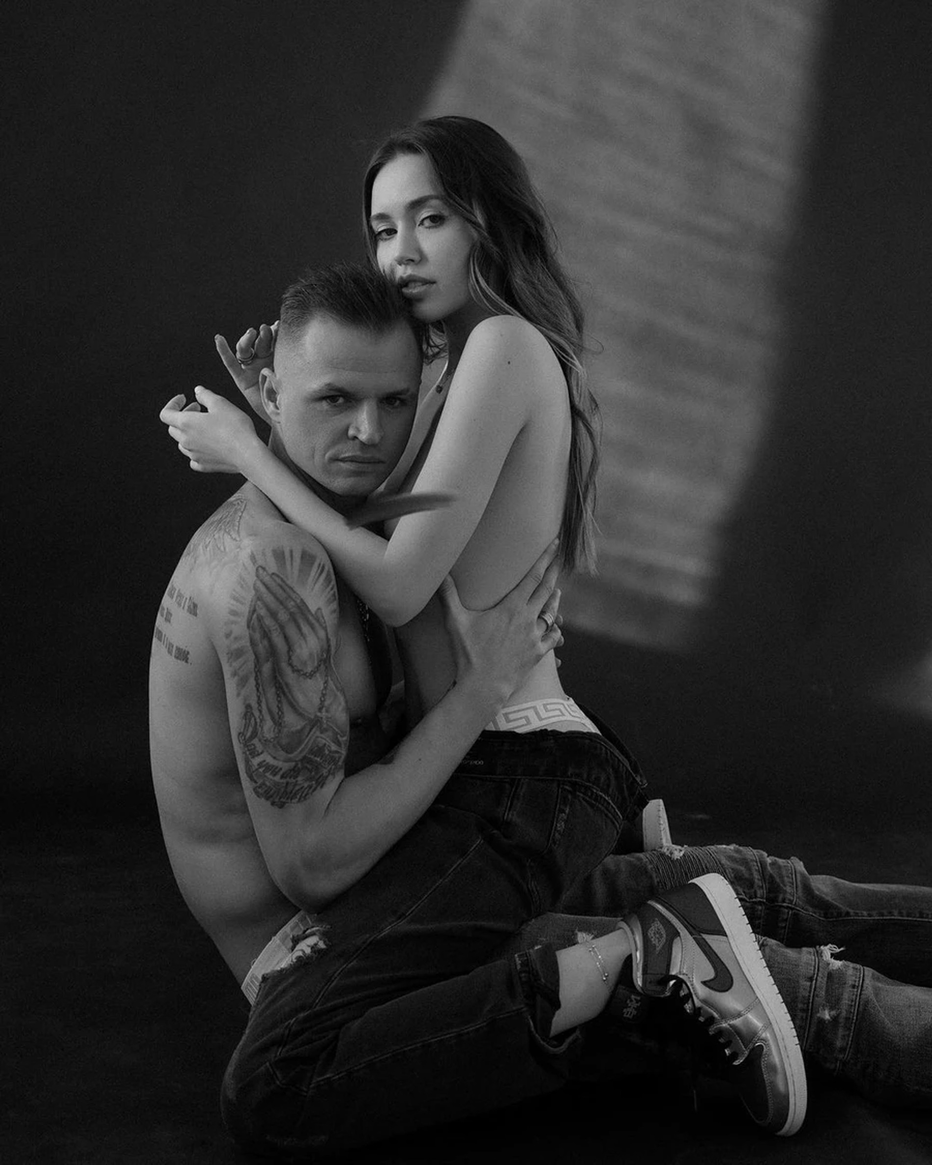 Дмитрий Тарасов с супругой Анастасией Костенко
Фото: Инстаграм (запрещен в РФ) / @tarasov23