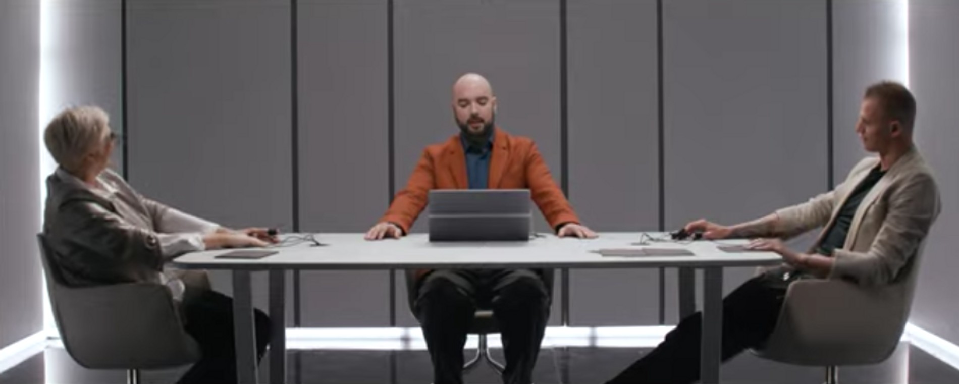 Дмитрий Тарасов с мамой на детекторе лжи в шоу «Честное слово» на YouTube-канале «Пупер!»