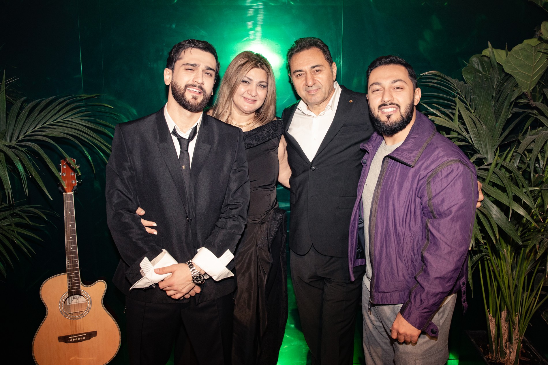 JONY с братом и родителями
Фото: пресс-служба