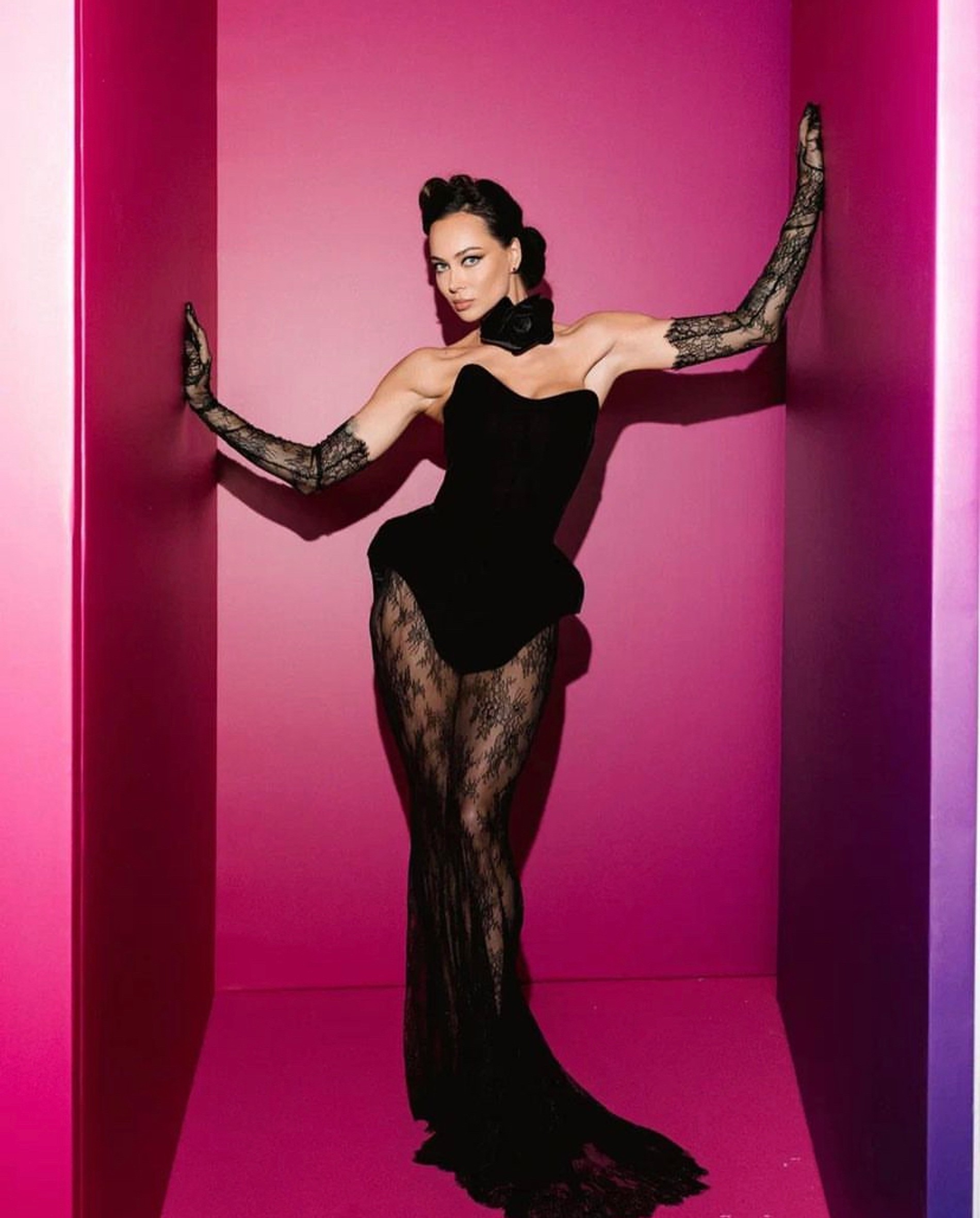 Настасья Самбурская
Фото: Инстаграм* @samburskaya