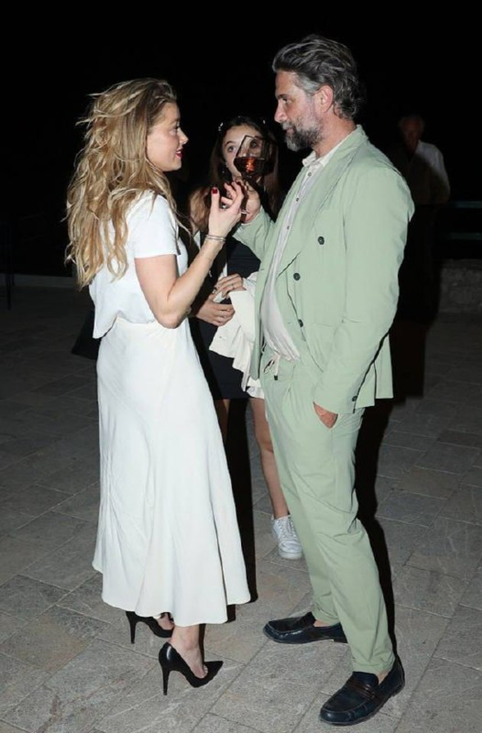 Эмбер Херд и Лука Кальвани
Фото: Cobra Team / BACKGRID