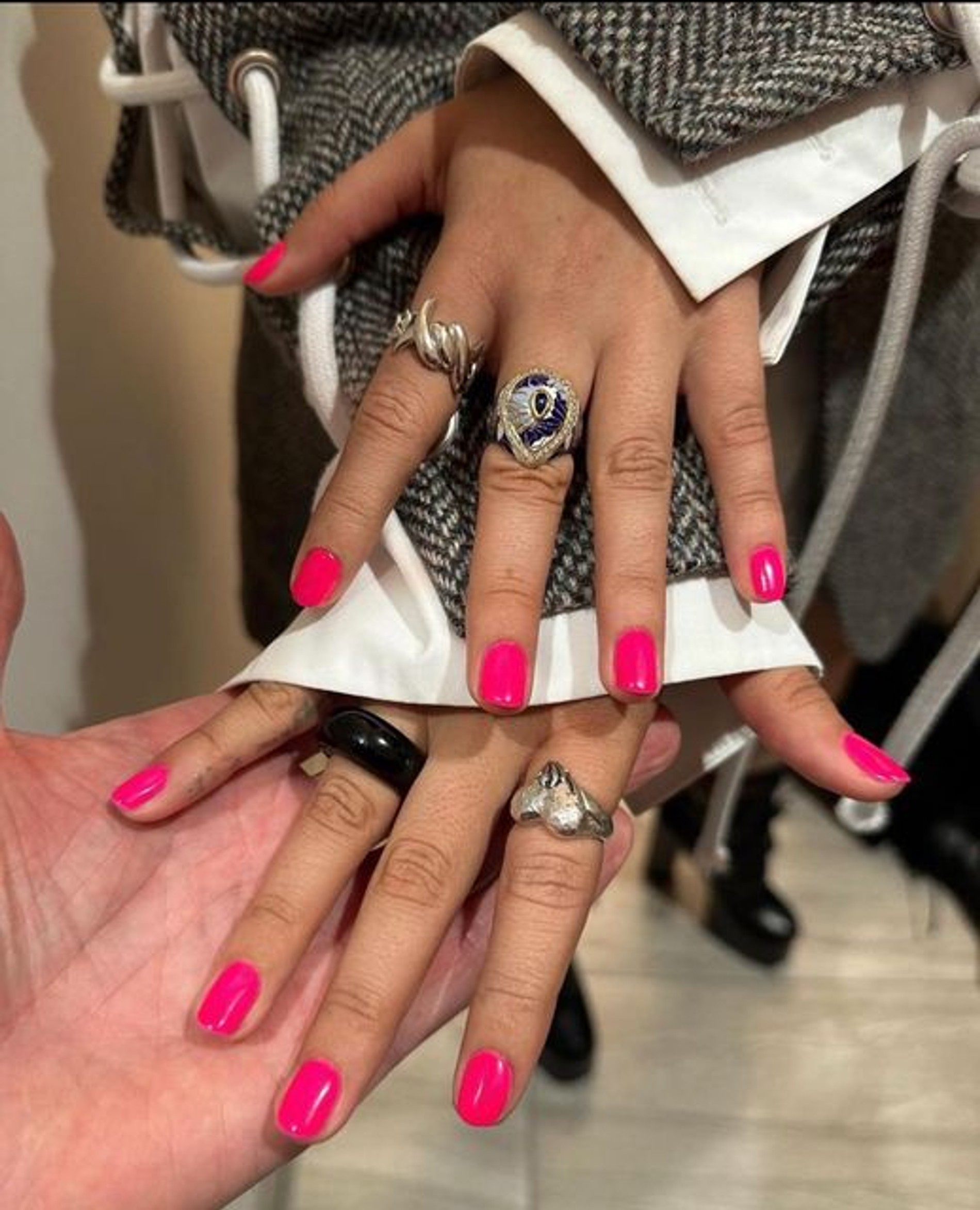 Маникюр Камилы Кабелло. Фото: Инстаграм (запрещен в РФ) / @tombachik