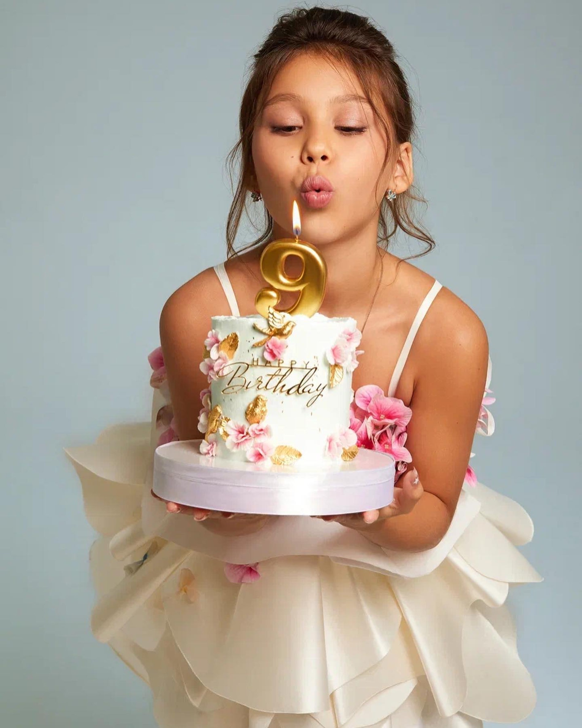 Лея в праздничной фотосессии. Фото: Инстаграм (запрещен в РФ) @samoylovaoxana