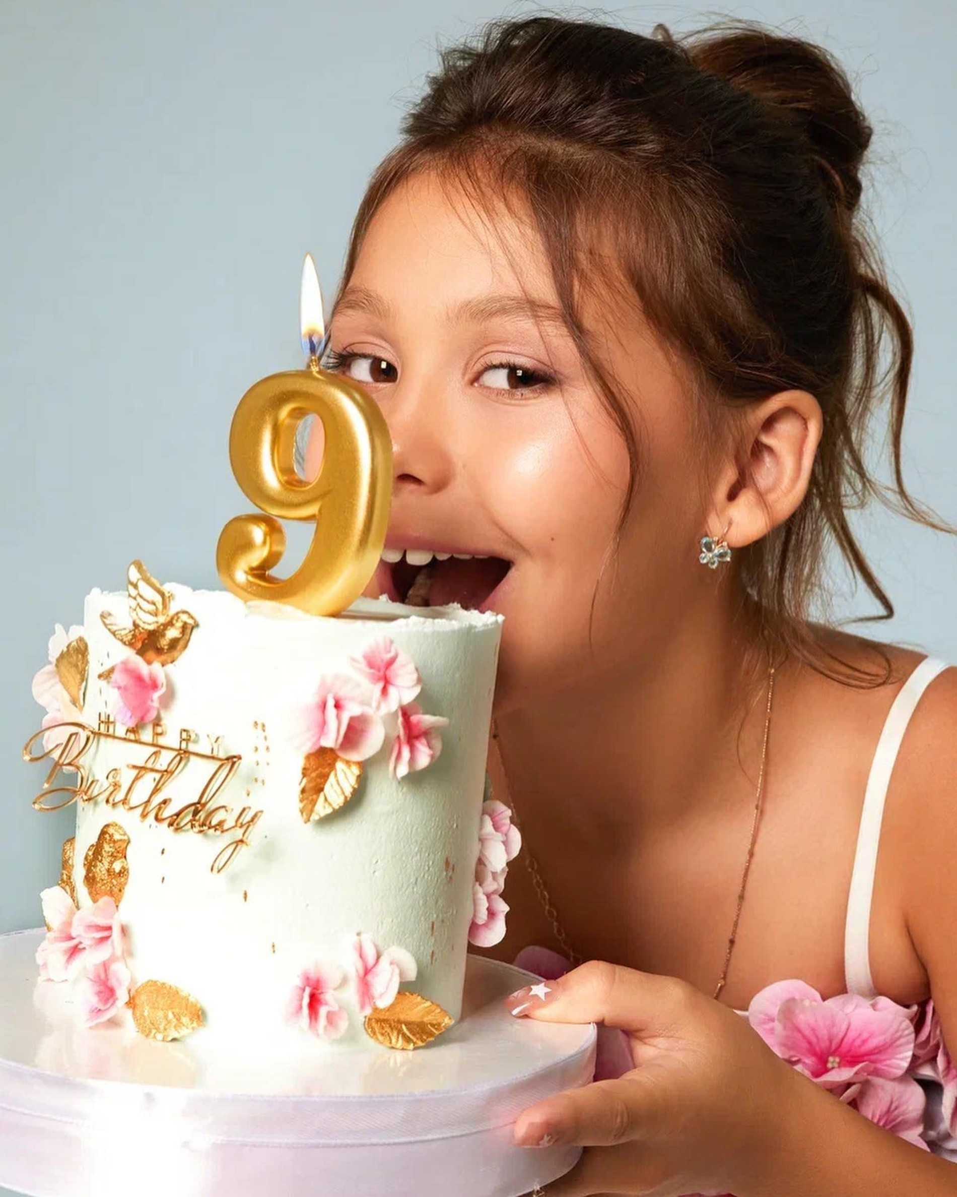 Лея в праздничной фотосессии. Фото: Инстаграм (запрещен в РФ) @samoylovaoxana