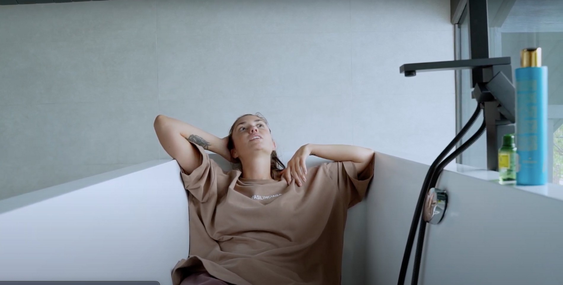 Агата Муцениеце. Скриншот: YouTube-канал Агаты Муцениеце