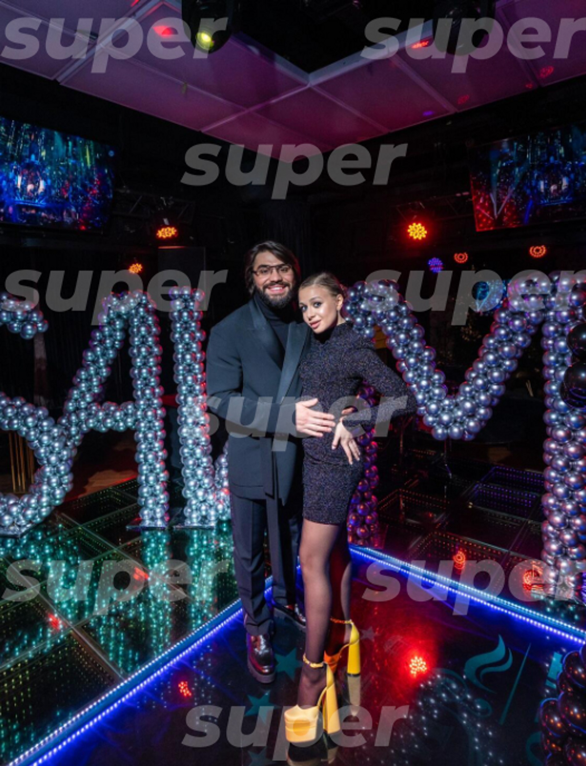 Руслан со своей возможно бывшей супругой Таисией.
Фото: социальные сети матери Гасанова