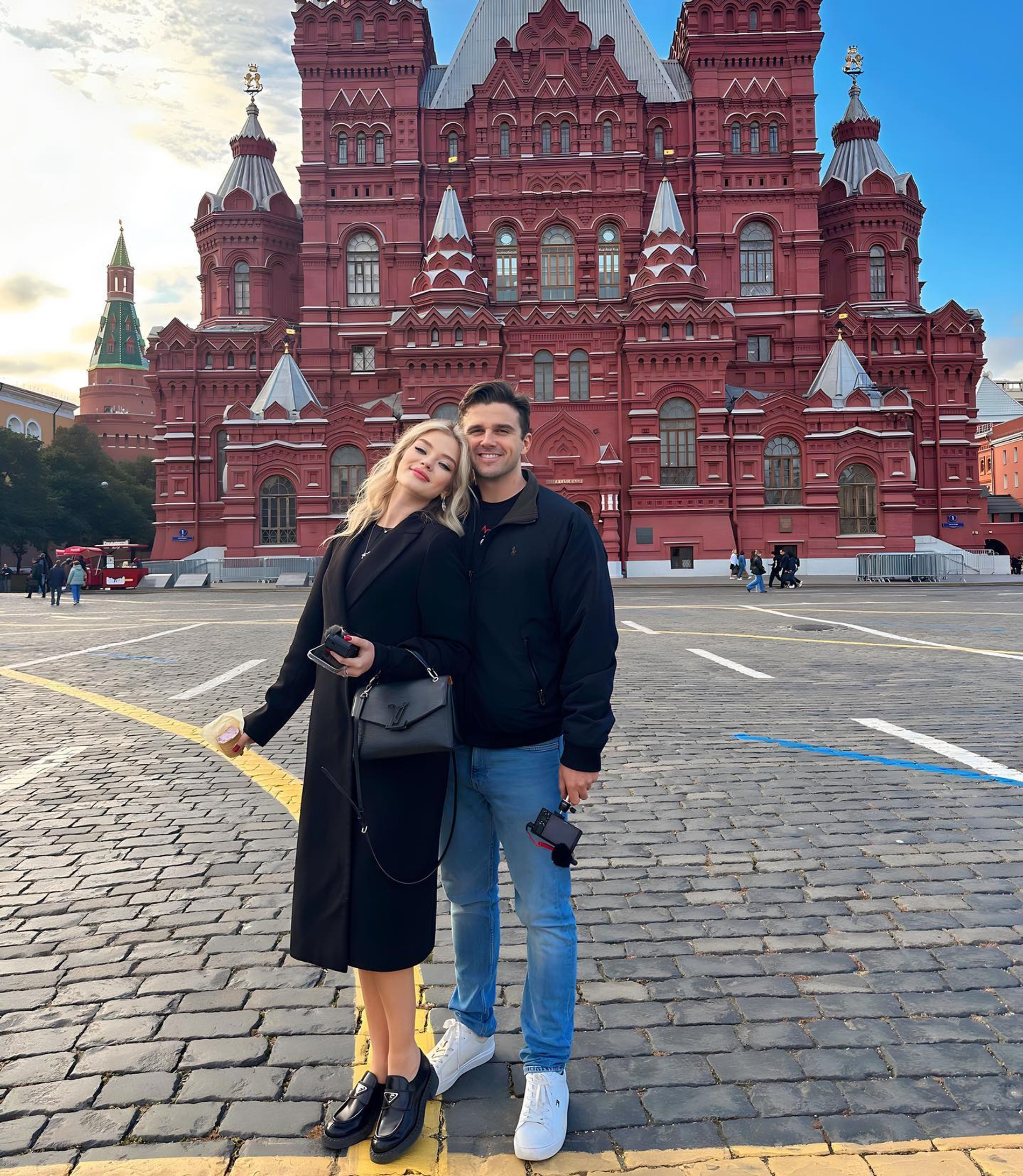 Анна Линникова и Джексон Хинкл. Фото: Инстаграм* @jacksonkinklle