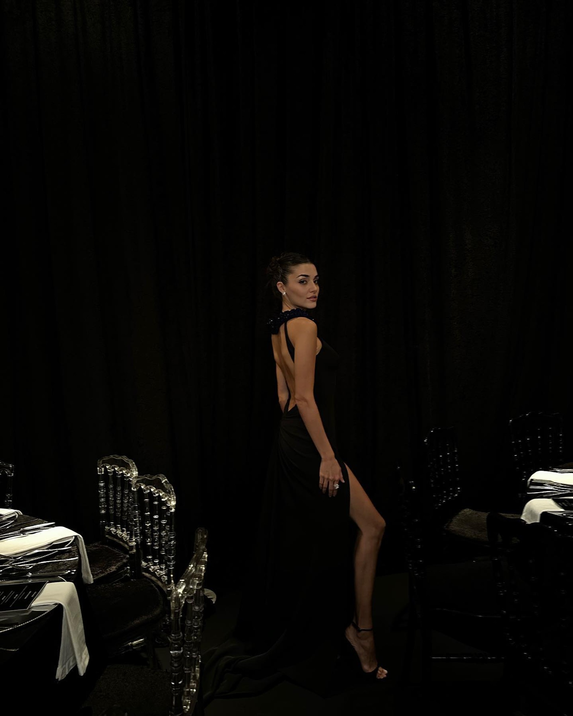 Ханде Эрчел. Фото: Инстаграм (запрещен в РФ) / @handemiyy