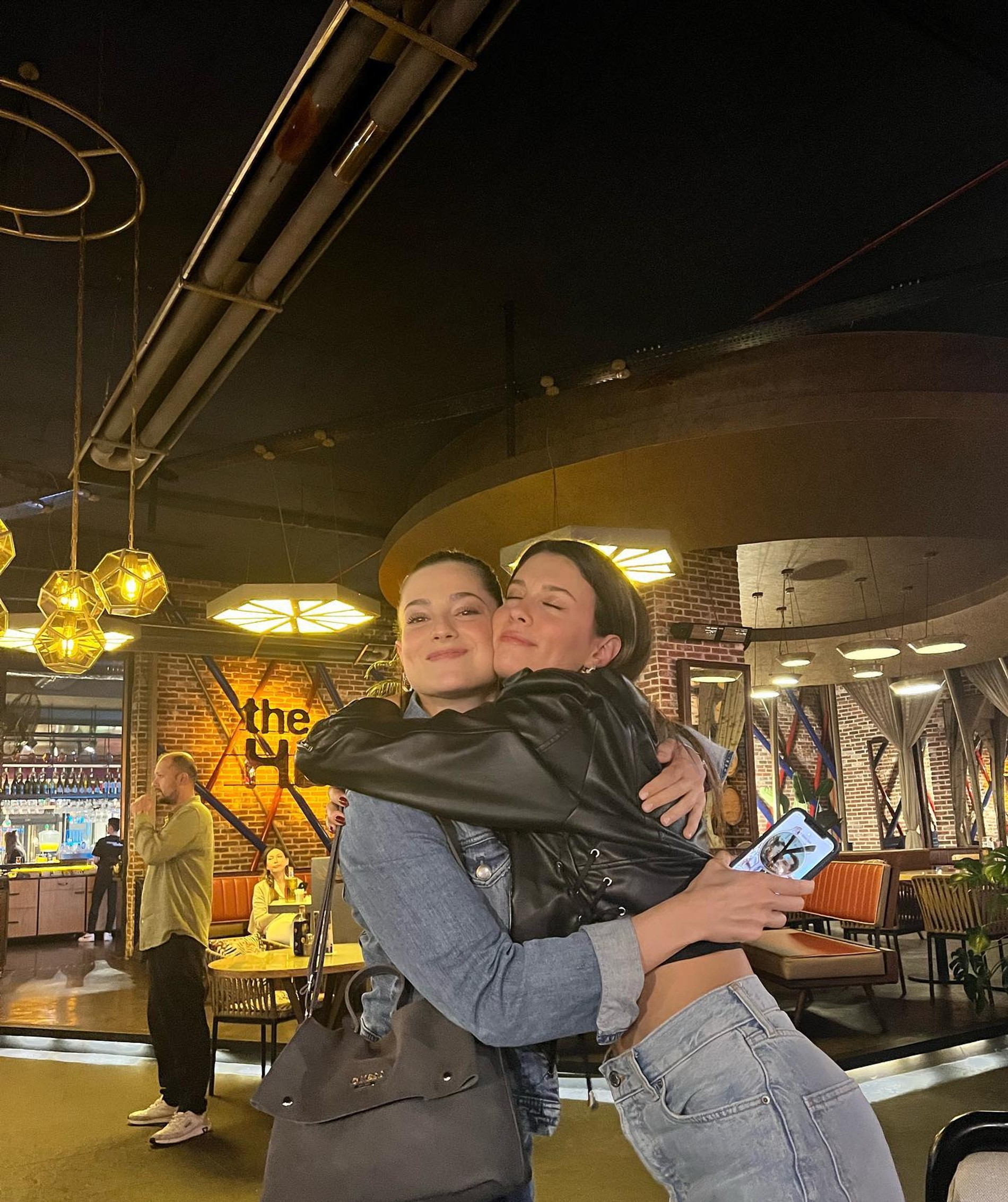 Фото: Инстаграм (запрещен в РФ) @afrasaracoglu