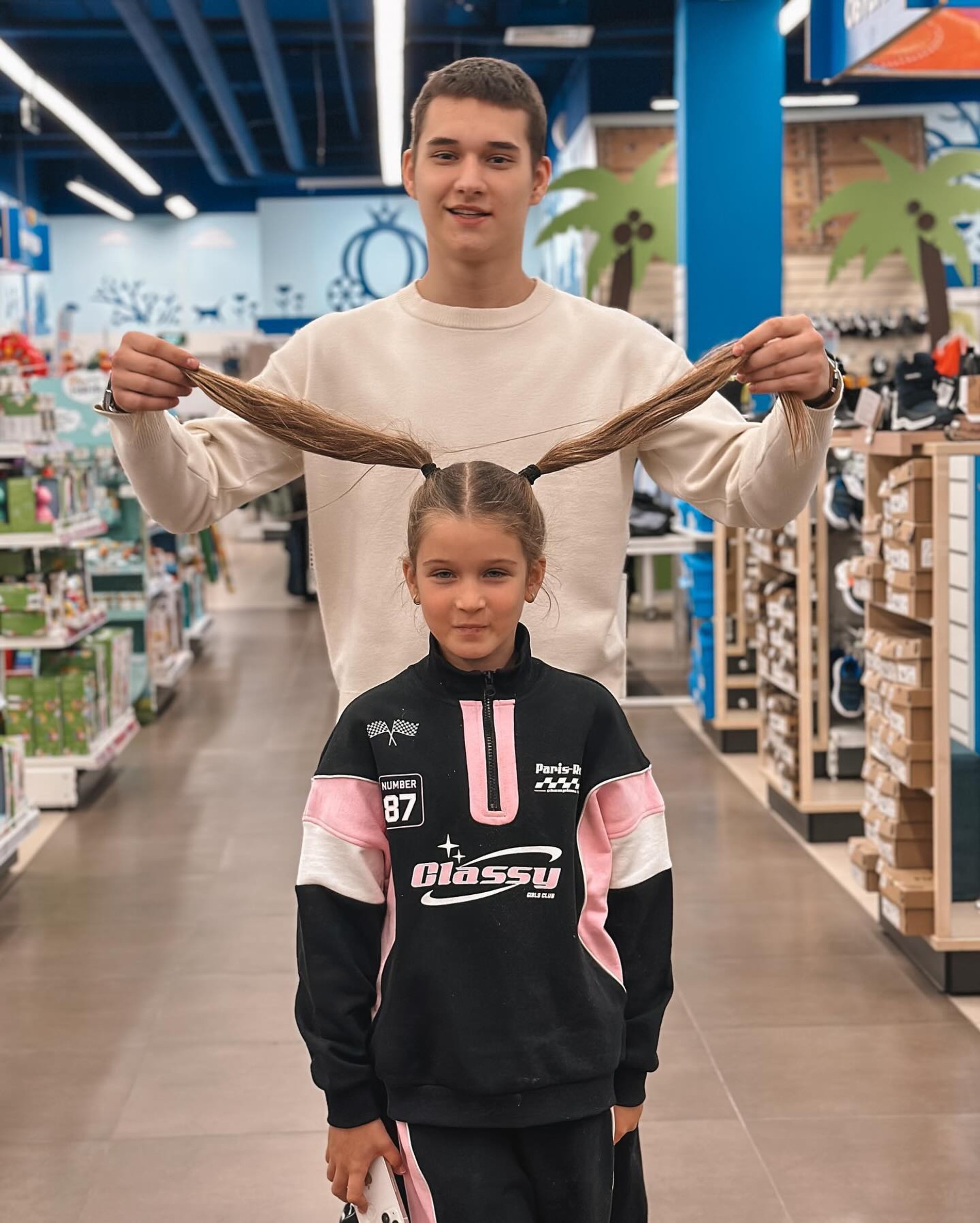 Дочь и сын Курбана Омарова. Фото: Инстаграм* @zimamoscow