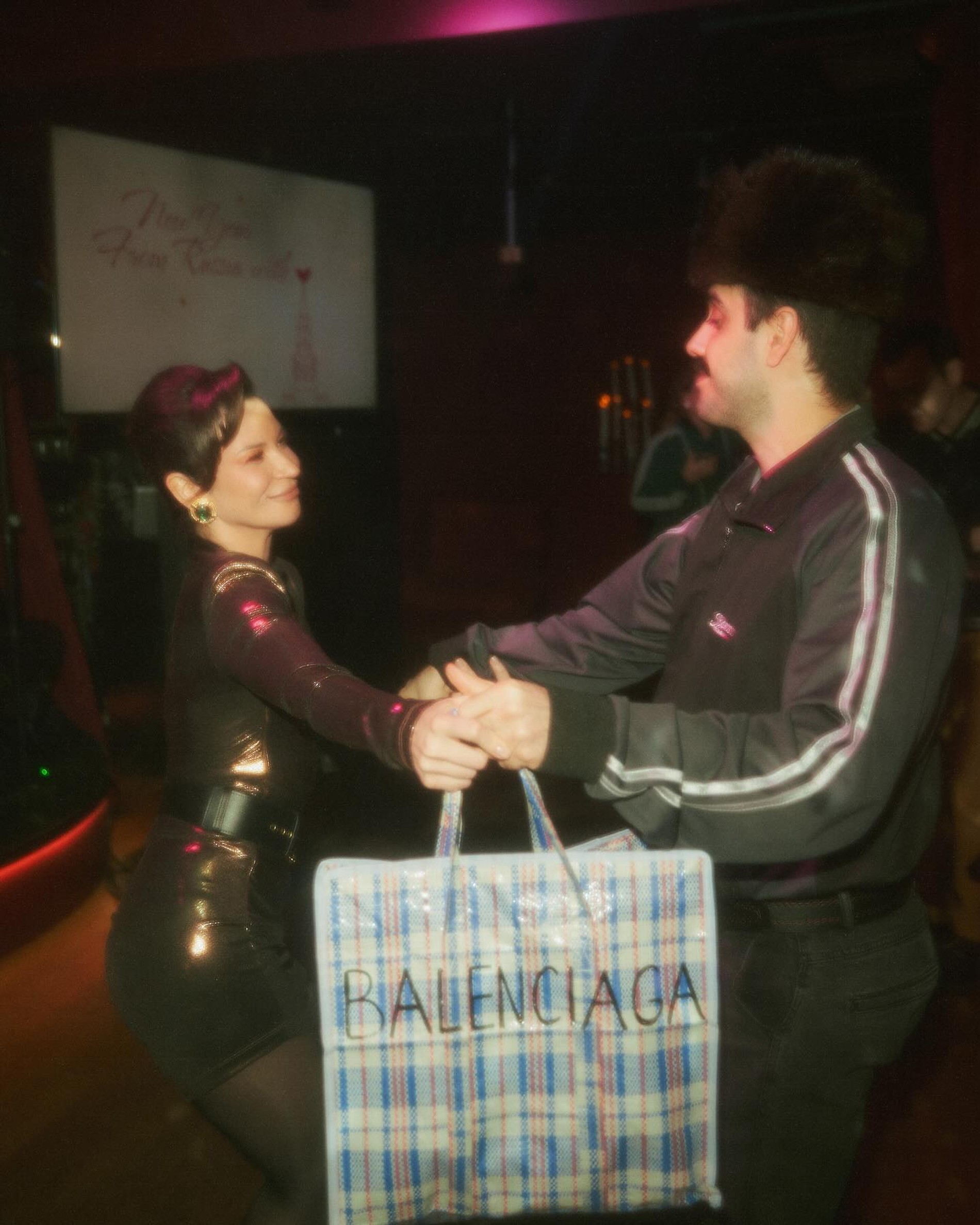 Ида Галич с гостем вечеринки. Фото: Инстаграм* @galichida